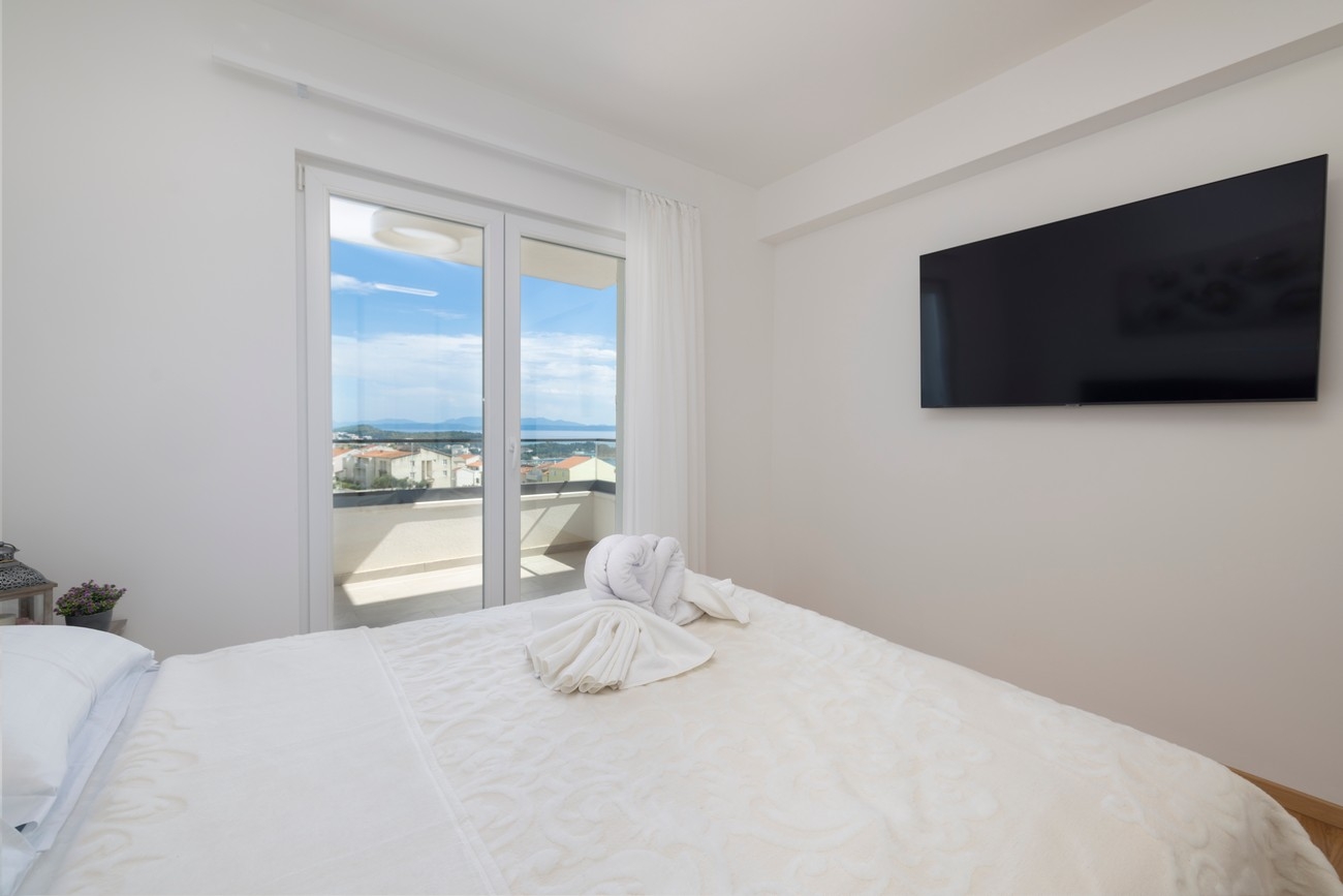 Two bedroom apartment with balcony and sea view Makarska  A-a