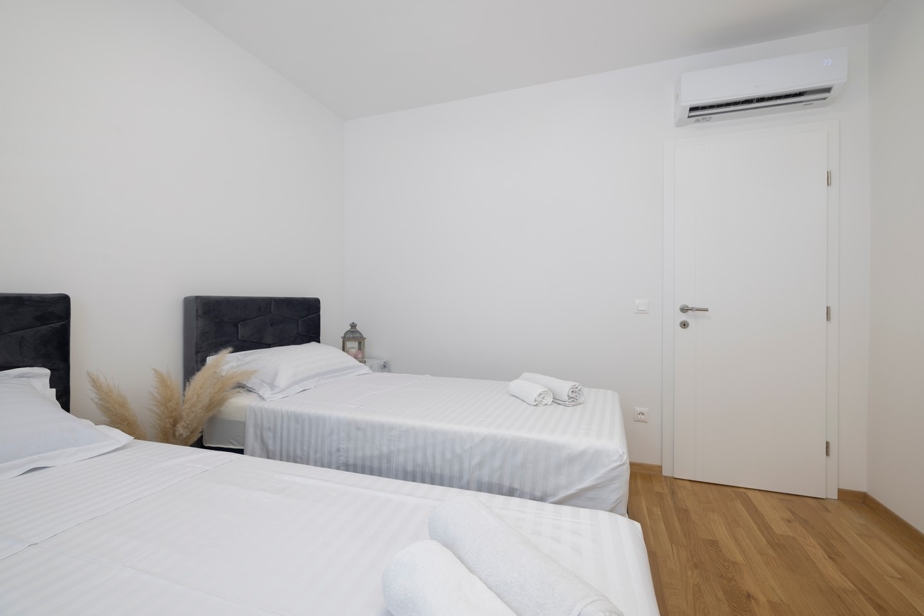 Two bedroom apartment with balcony and sea view Makarska  A-a