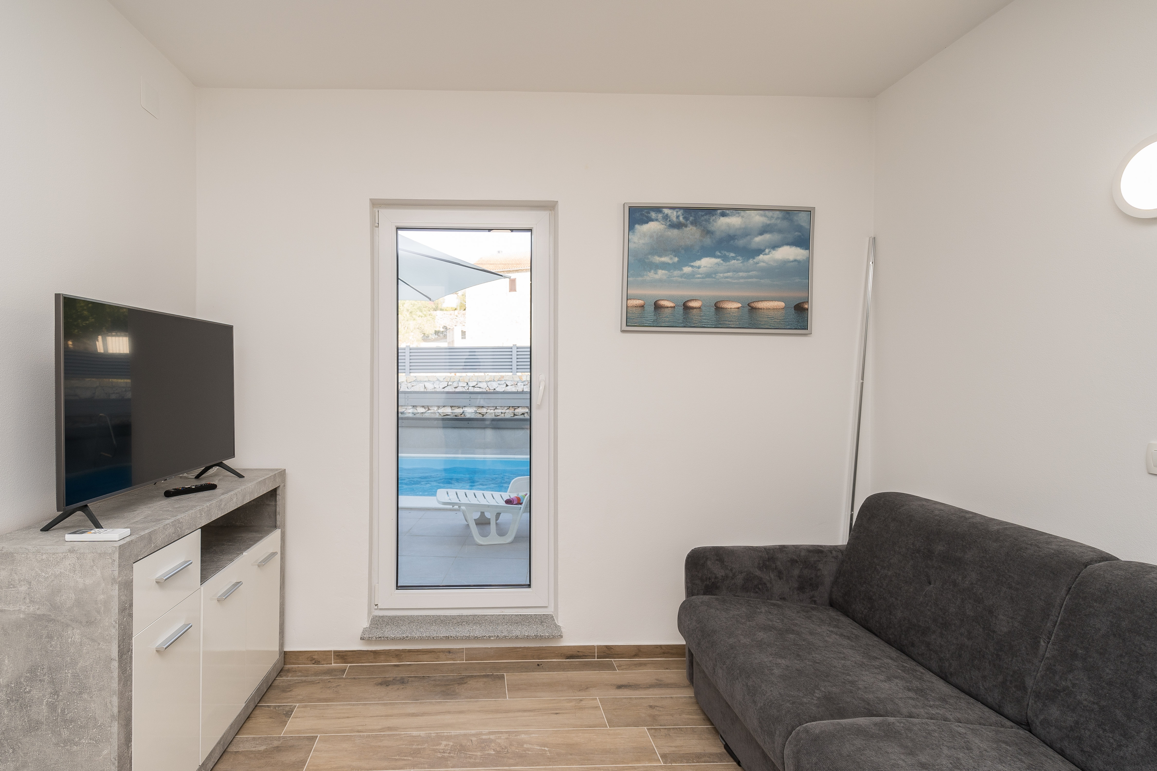 One bedroom apartment with balcony Lukoran, Ugljan (A-23933-b) One bedroom apartment with balcony Lukoran, Ugljan (A-23933-b)