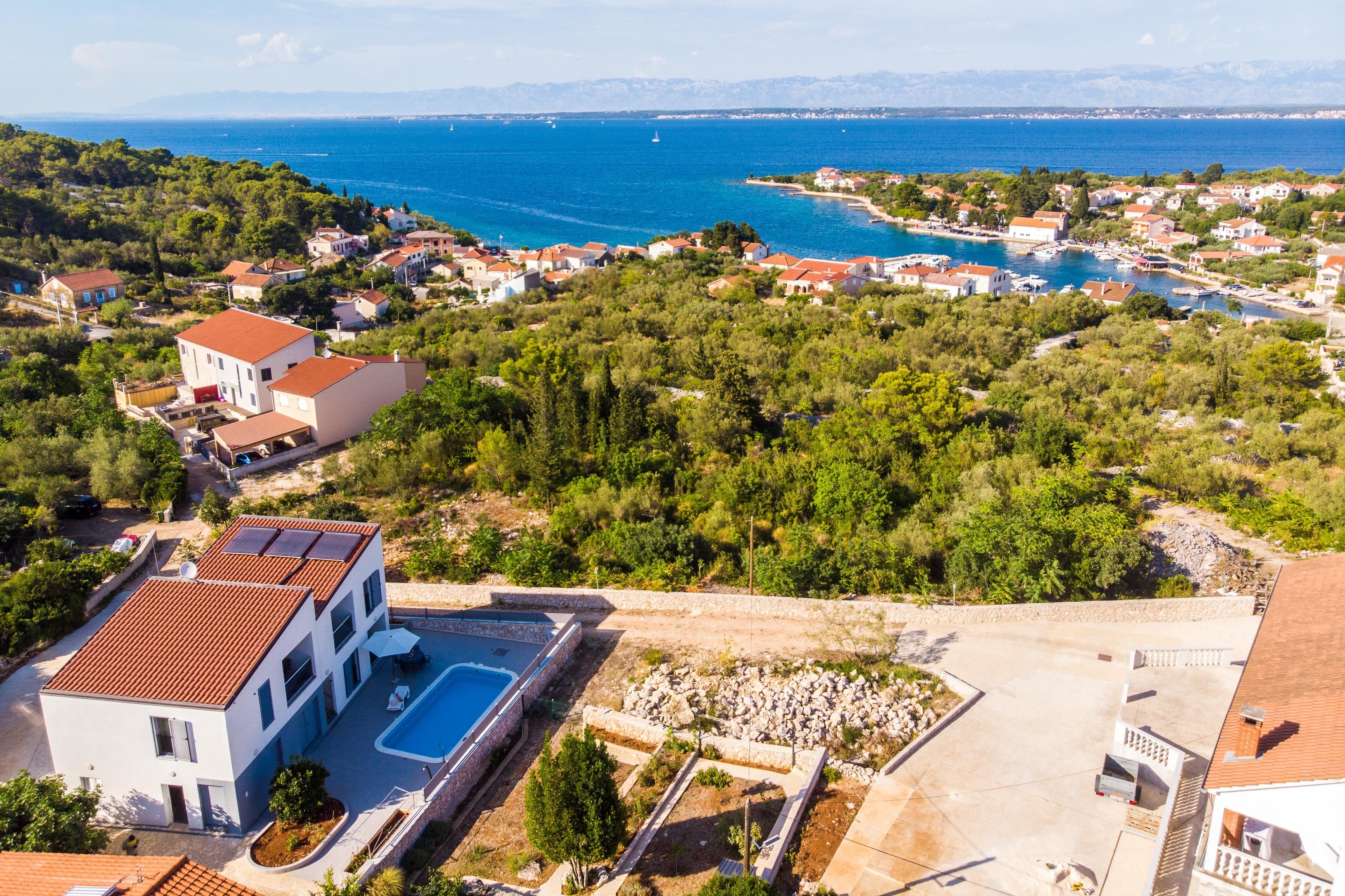 One bedroom apartment with balcony Lukoran, Ugljan (A-23933-b) One bedroom apartment with balcony Lukoran, Ugljan (A-23933-b)