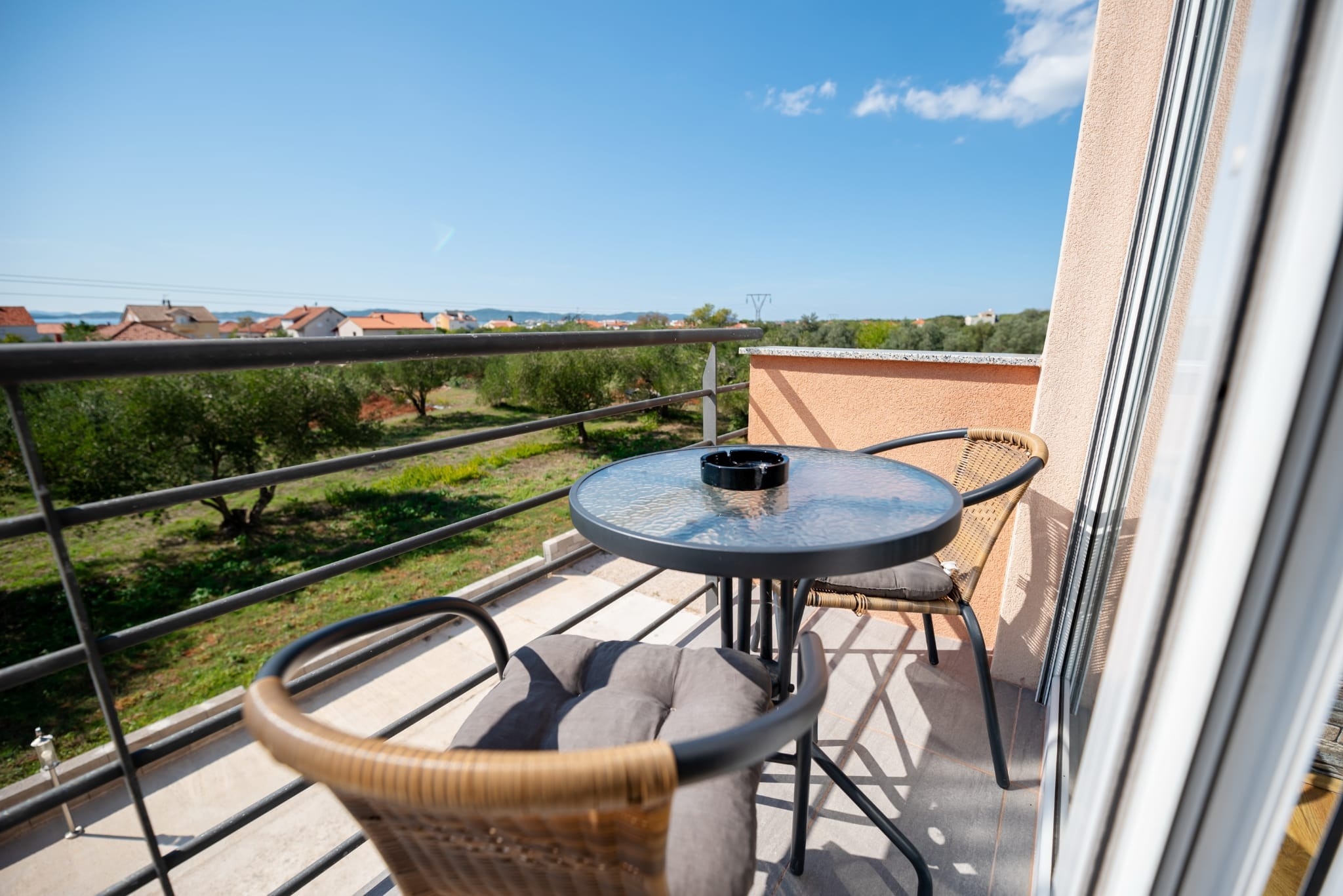 One bedroom apartment with terrace and sea view Sukošan, Zadar  A-b