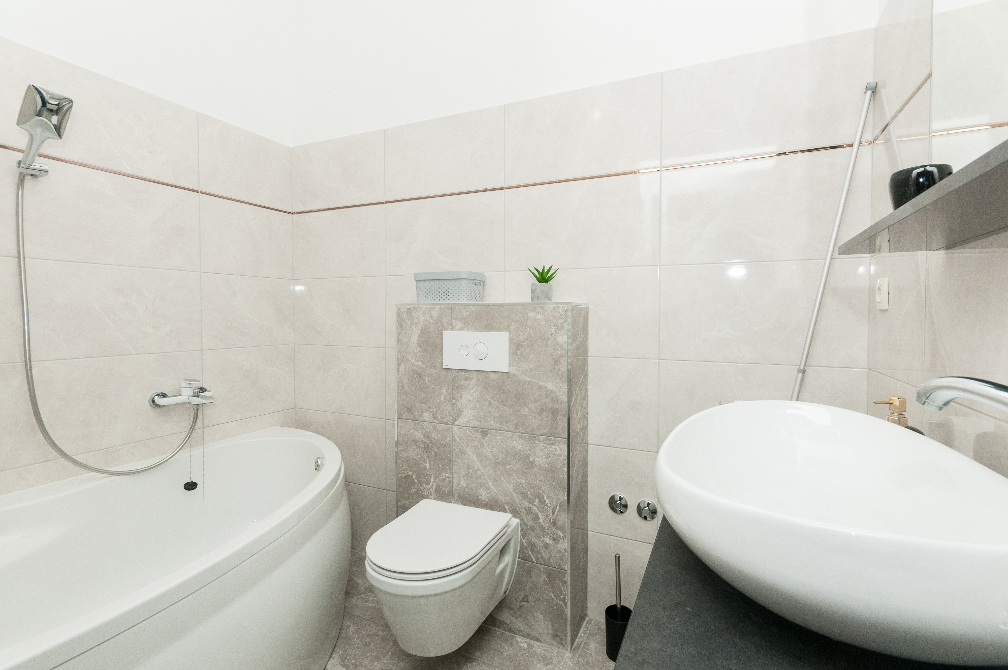 Comfortable and spacious house with terrace and sea view Plano, Trogir  K