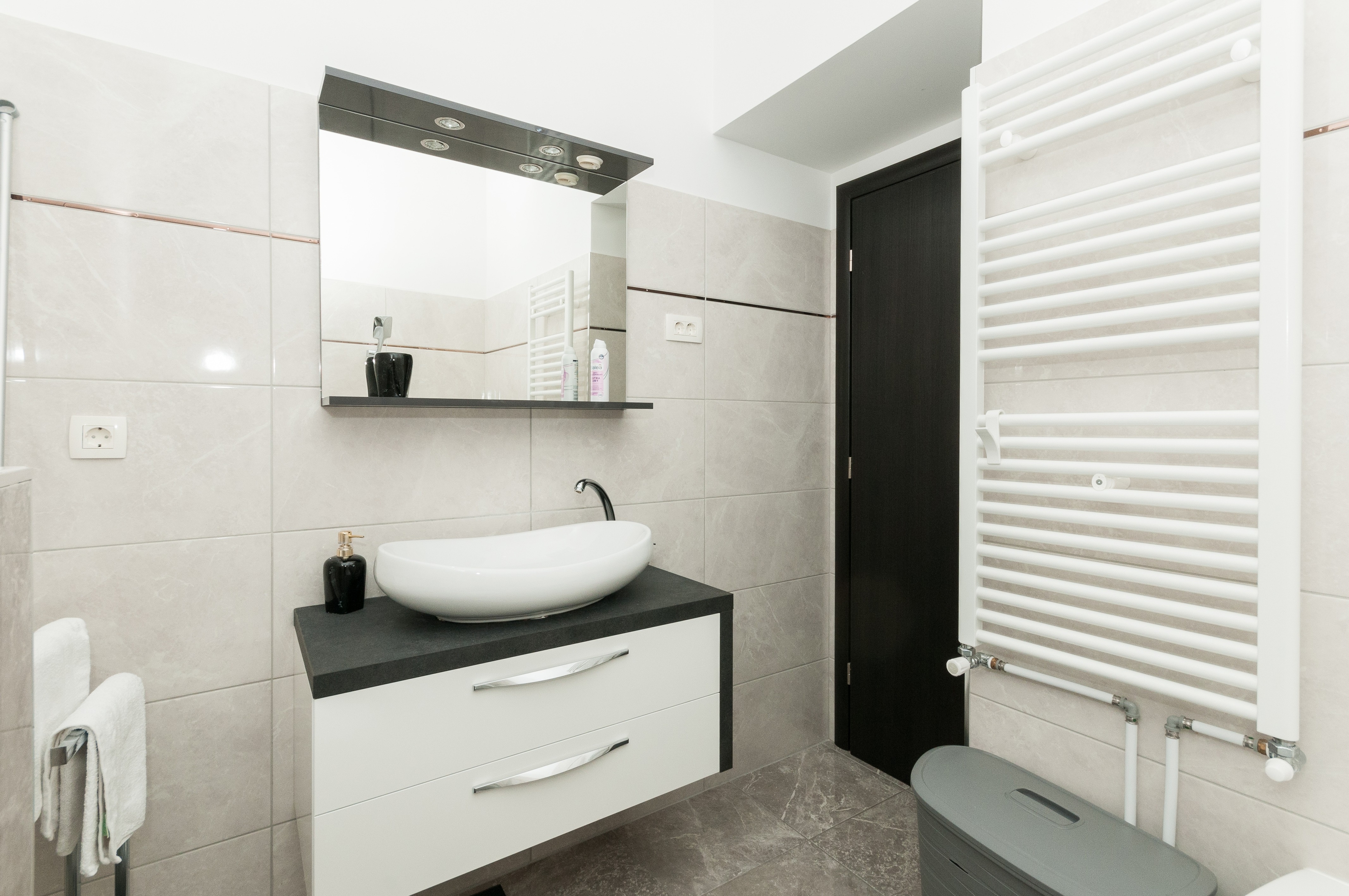 Comfortable and spacious house with terrace and sea view Plano, Trogir  K