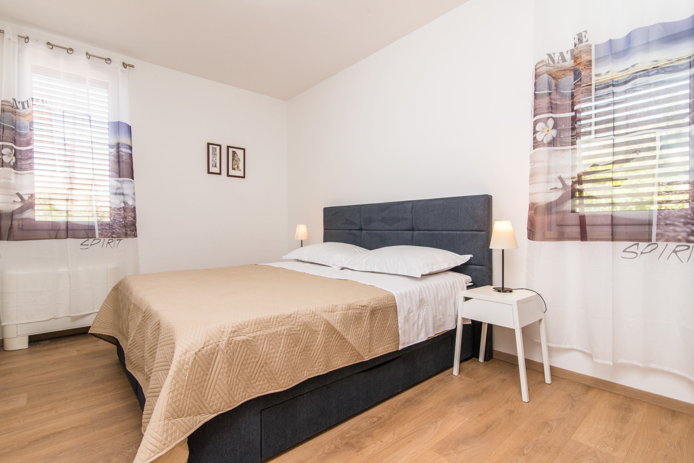 Comfortable and spacious house with terrace and sea view Plano, Trogir  K