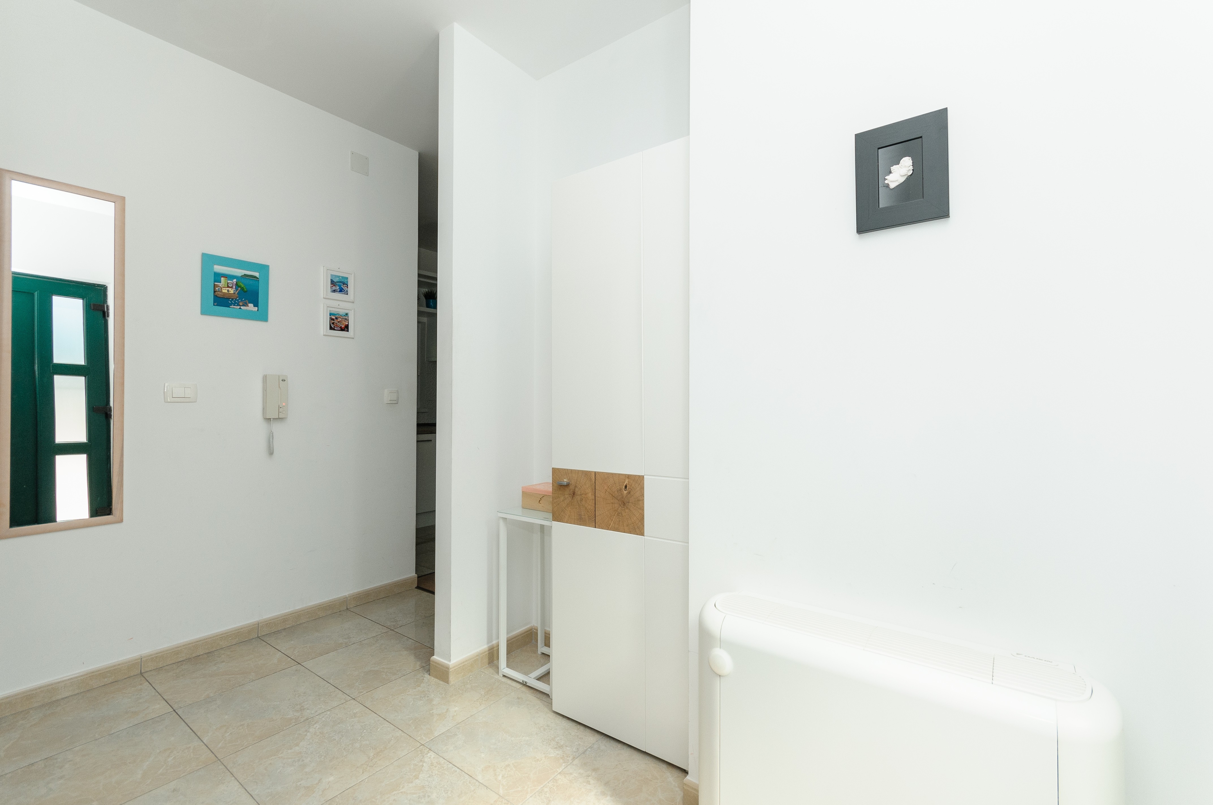 Comfortable and spacious house with terrace and sea view Plano, Trogir  K