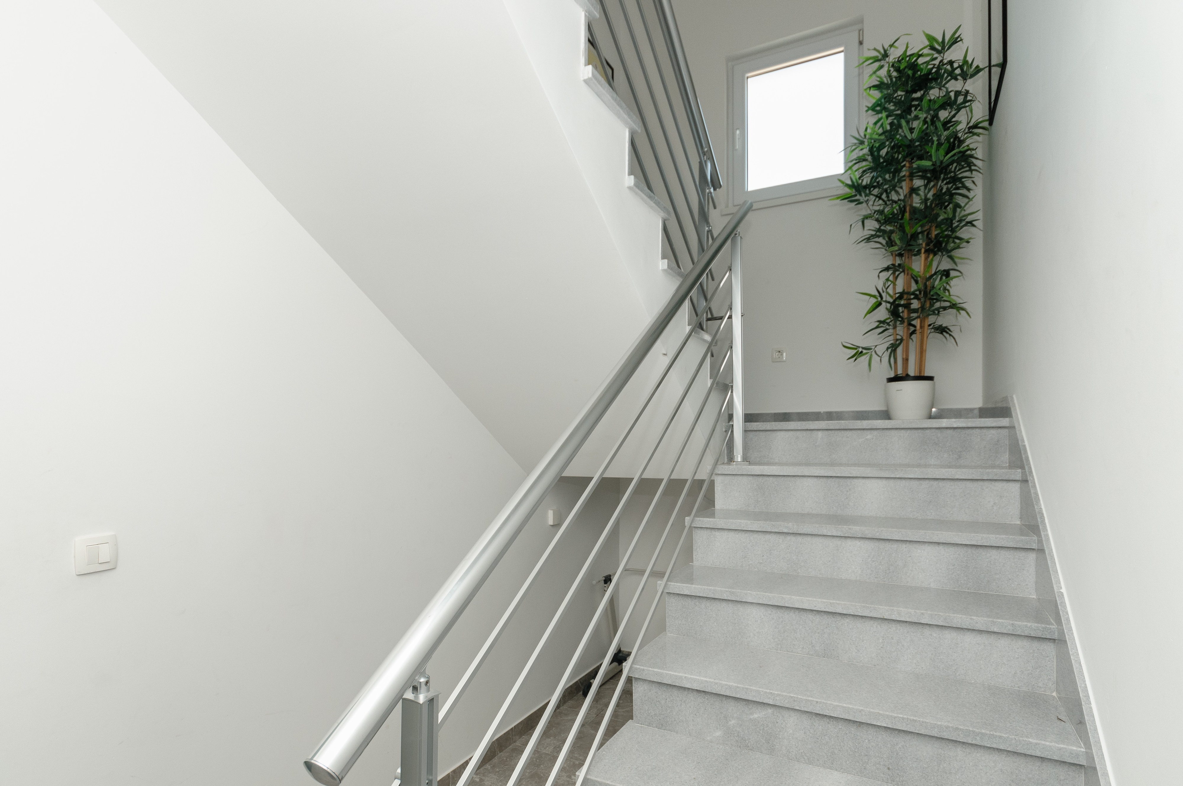 Comfortable and spacious house with terrace and sea view Plano, Trogir  K