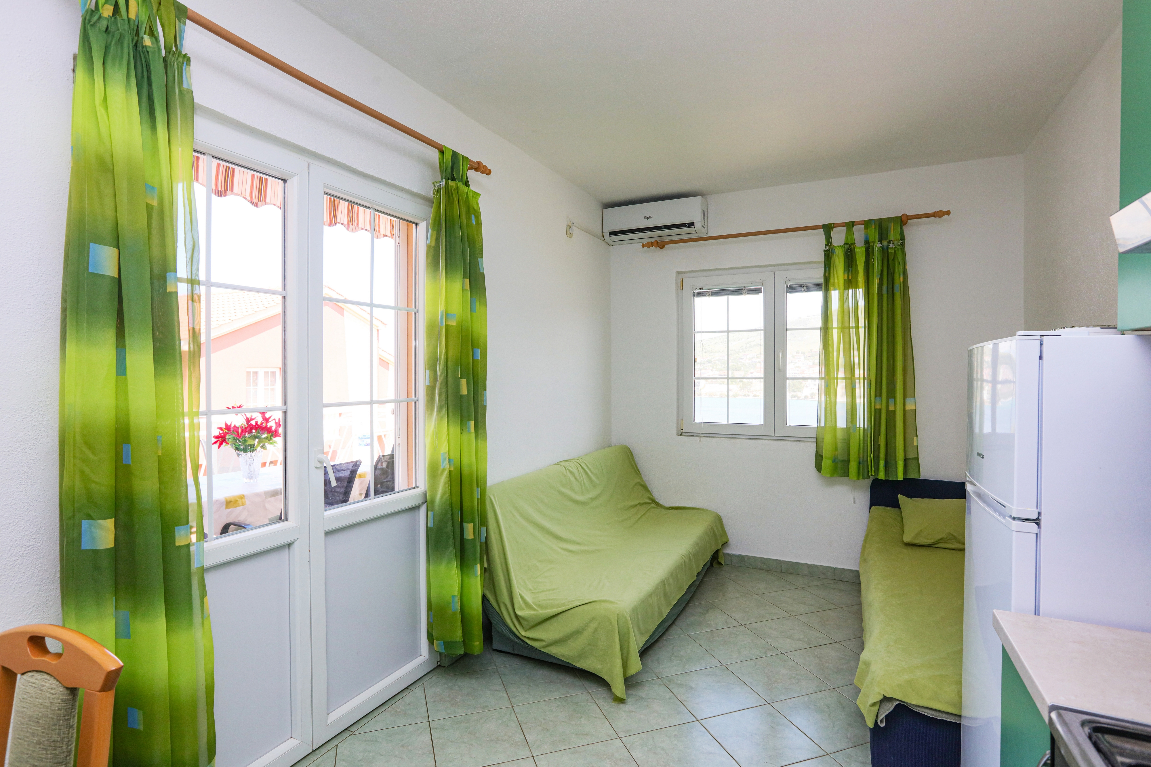 Two bedroom apartment near beach Šparadići, Šibenik (A-23939-a)