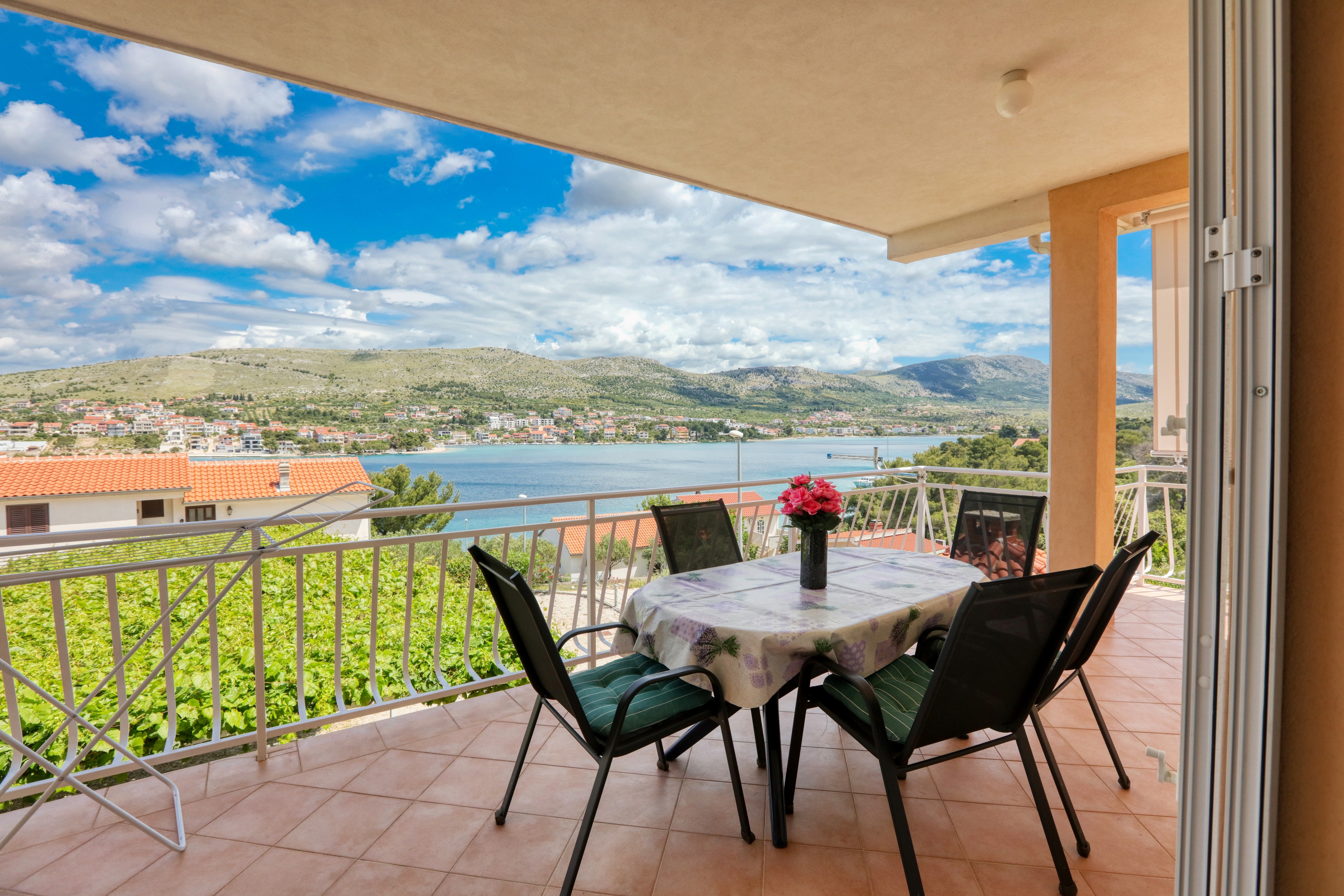 Two bedroom apartment near beach Šparadići, Šibenik (A-23939-c) Two bedroom apartment near beach Šparadići, Šibenik (A-23939-c)