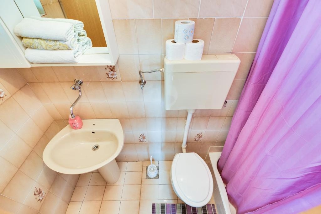 Three bedroom apartment with terrace Grebaštica, Šibenik  A-b