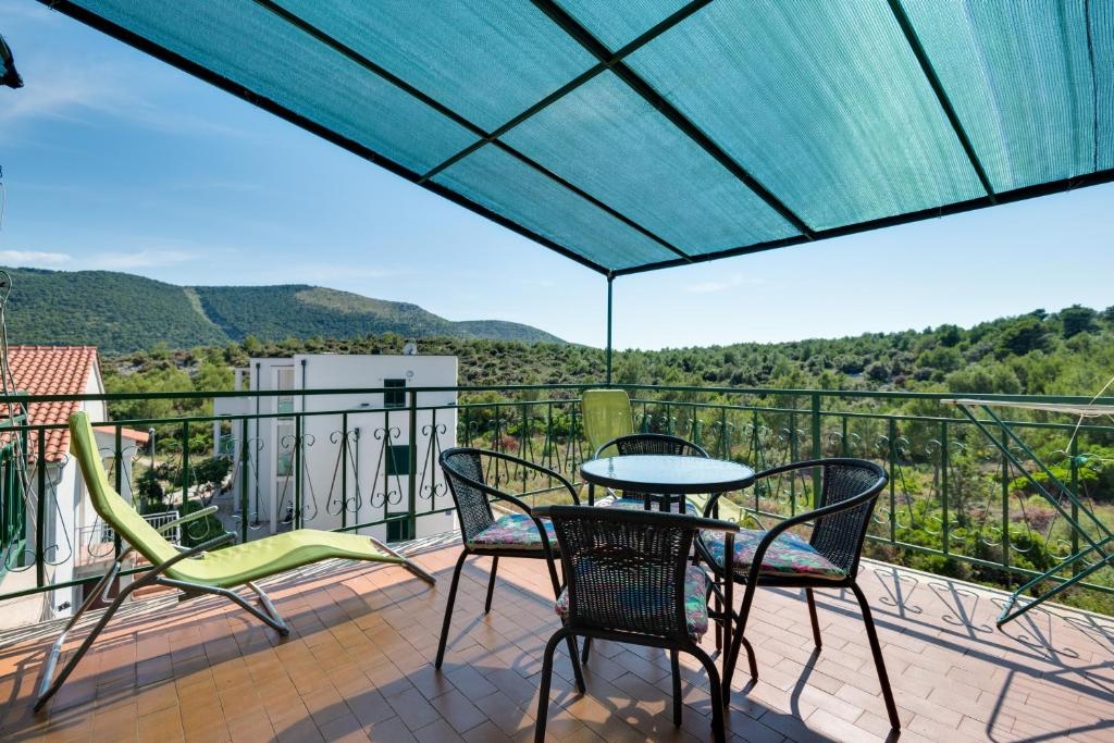 Three bedroom apartment with terrace Grebaštica, Šibenik (A-23940-b) Three bedroom apartment with terrace Grebaštica, Šibenik (A-23940-b)