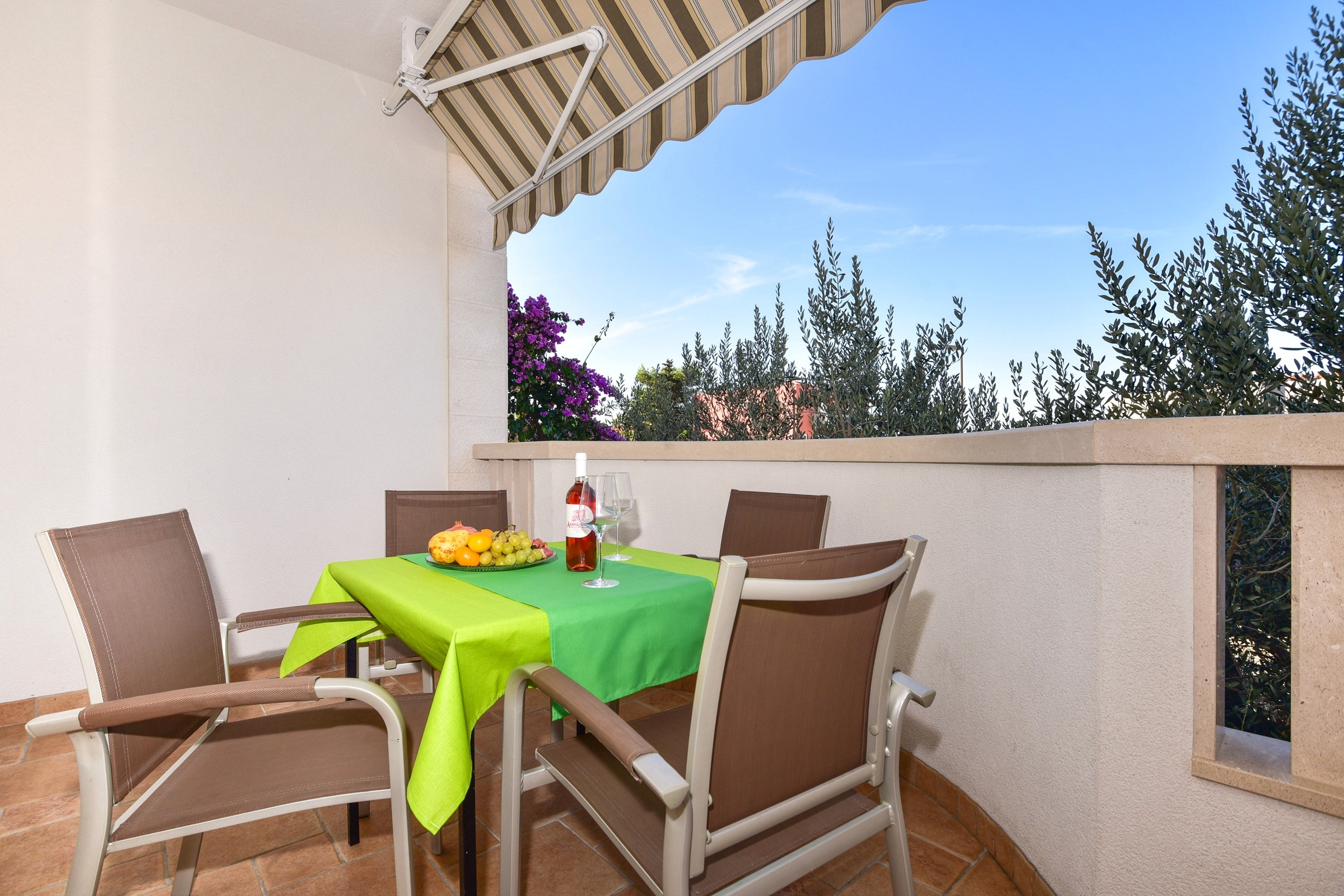 Studio flat with terrace and sea view Tučepi, Makarska (AS-23944-b)