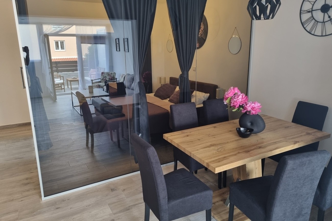Two bedroom apartment with terrace Okrug Gornji, Čiovo  A-a