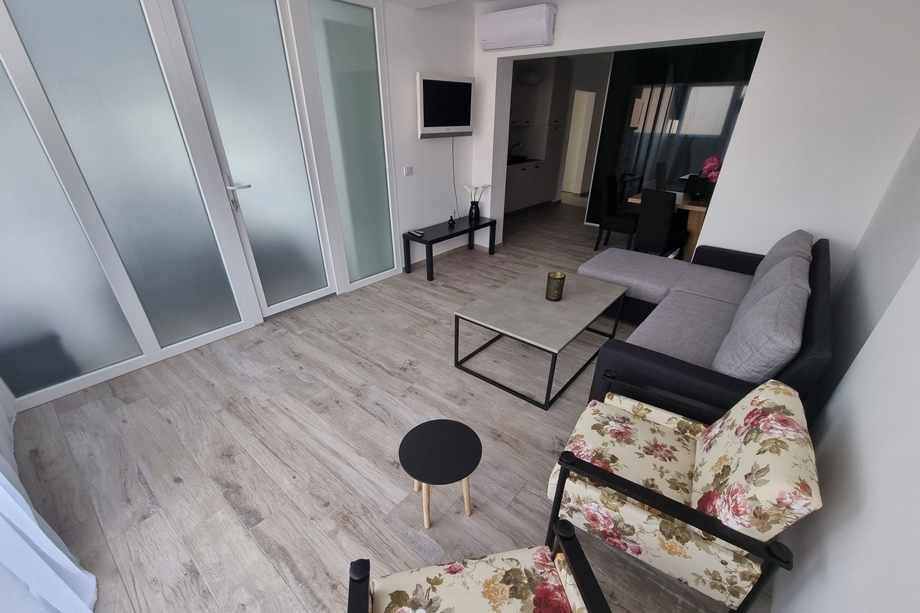 Two bedroom apartment with terrace Okrug Gornji, Čiovo  A-a