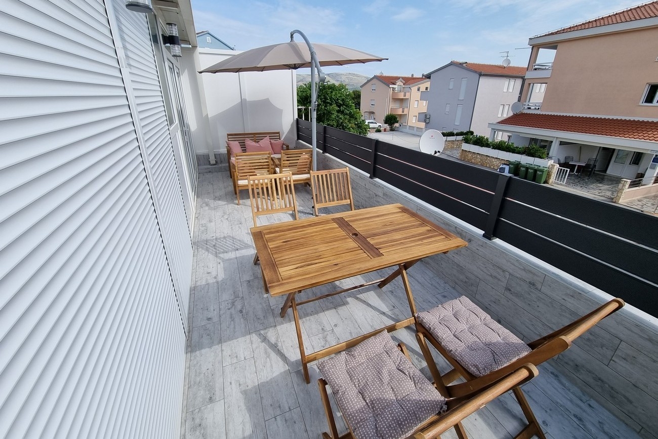 Two bedroom apartment with terrace Okrug Gornji, Čiovo  A-a