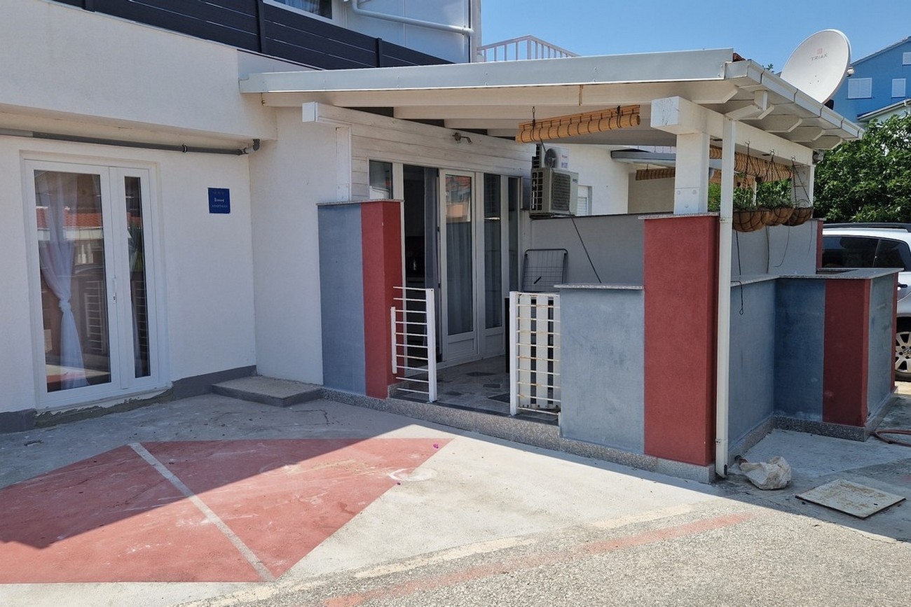 Two bedroom apartment with terrace Okrug Gornji, Čiovo  A-b