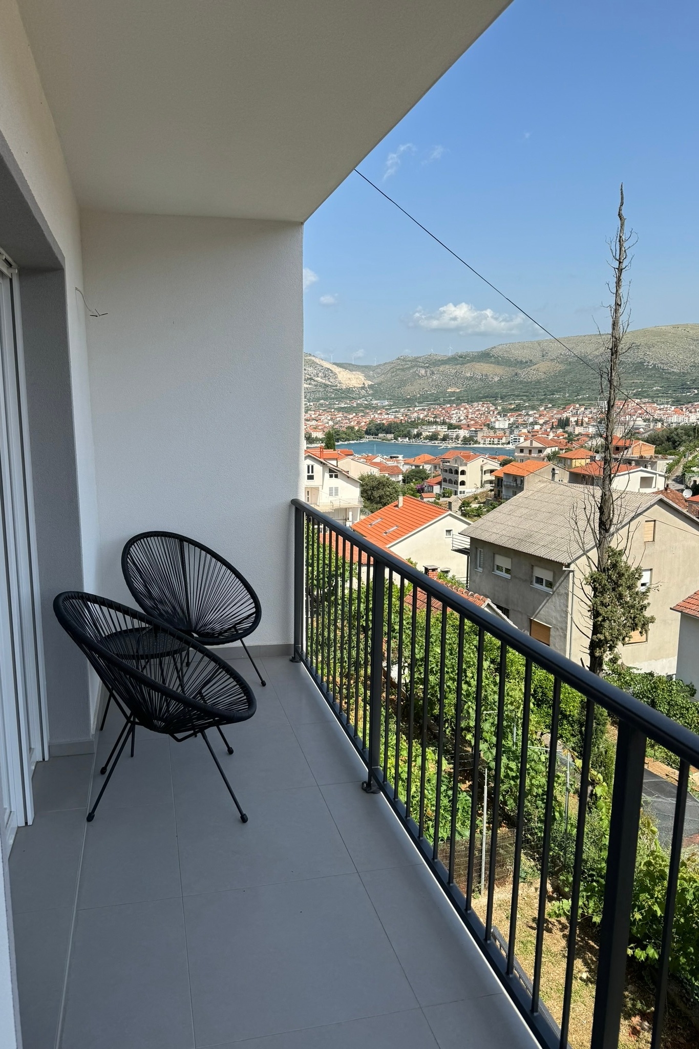 Three bedroom apartment with balcony Trogir  A-a