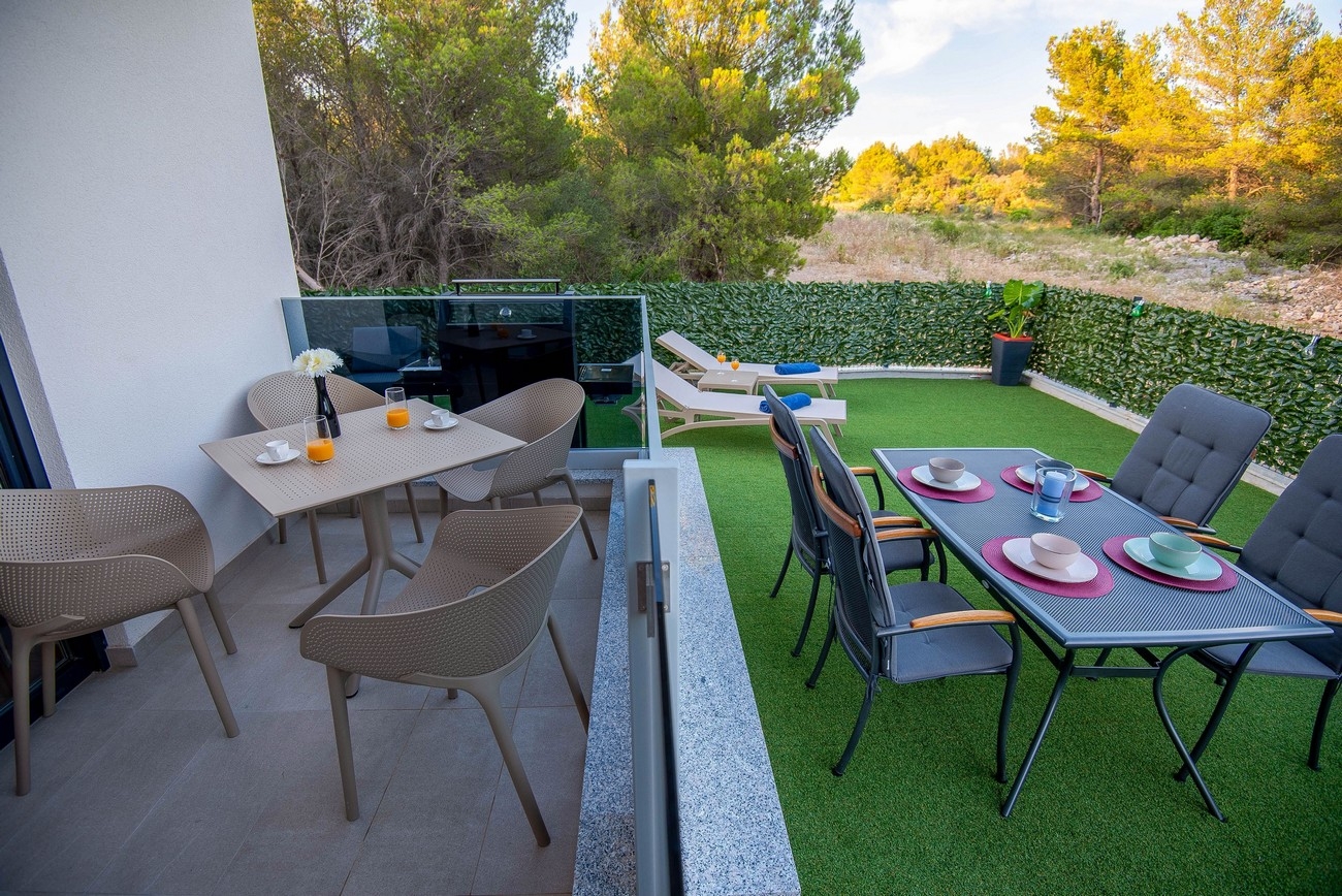 One bedroom apartment with terrace Solaris, Šibenik  A-a