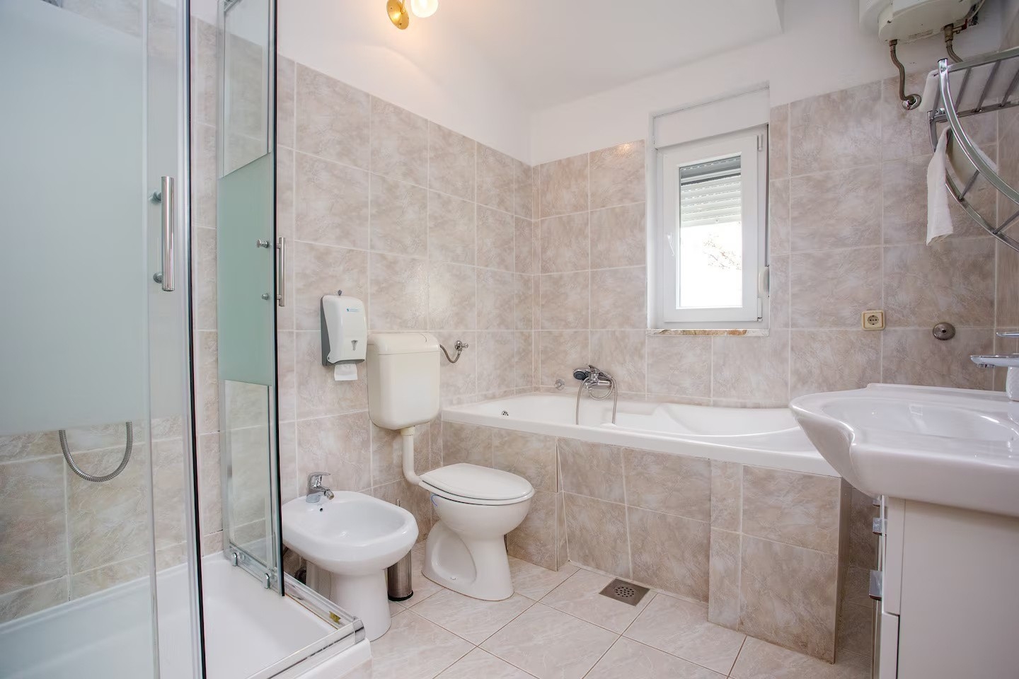 Three bedroom house with terrace Srinjine, Split  K