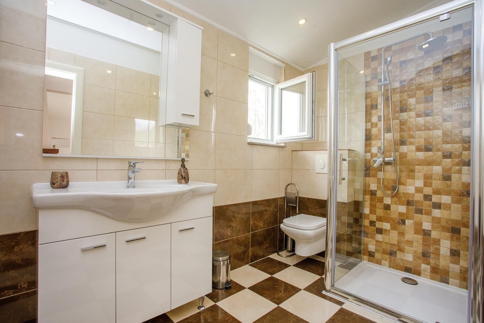 Three bedroom house with terrace Srinjine, Split  K