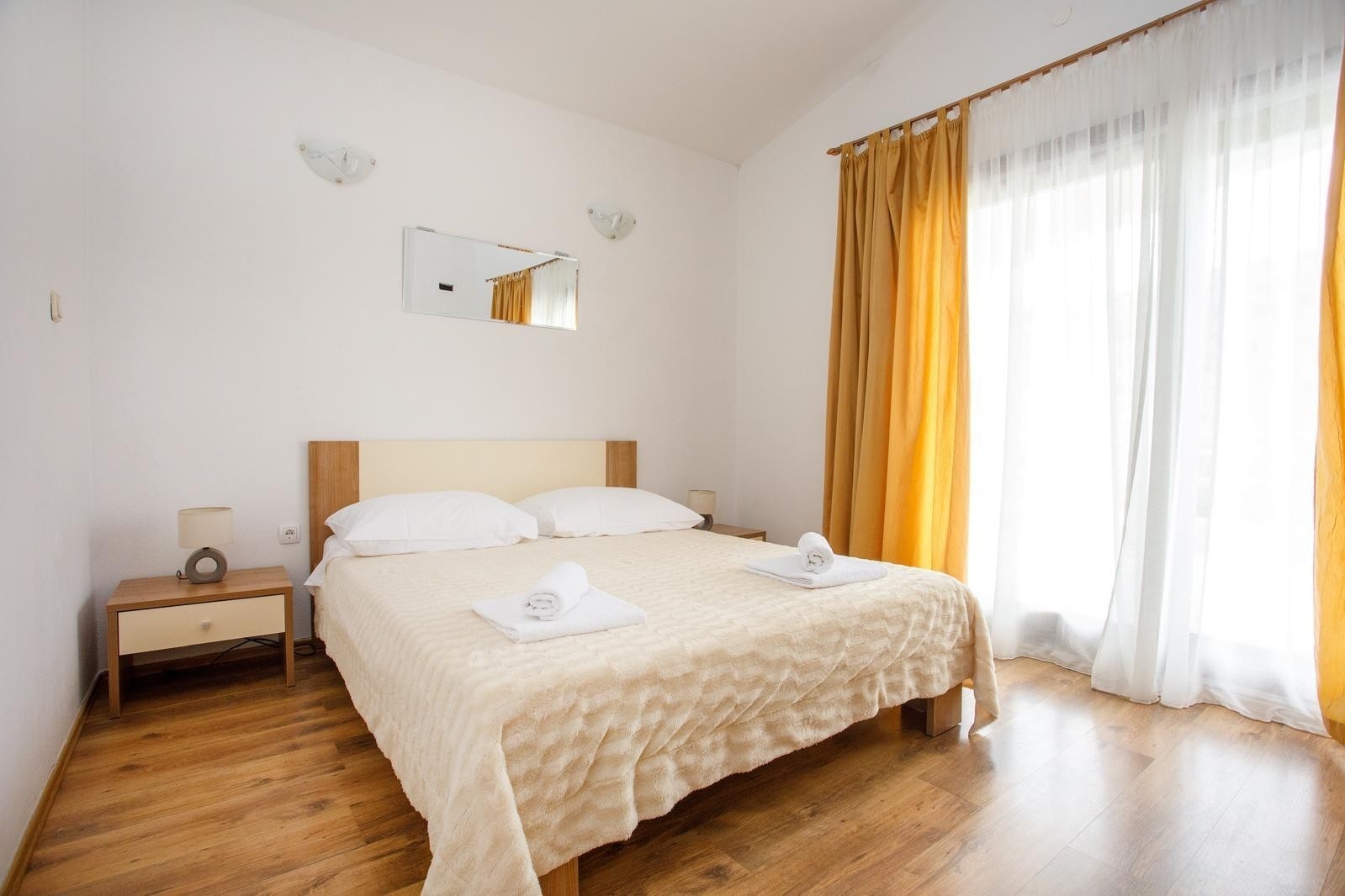 Three bedroom house with terrace Srinjine, Split  K