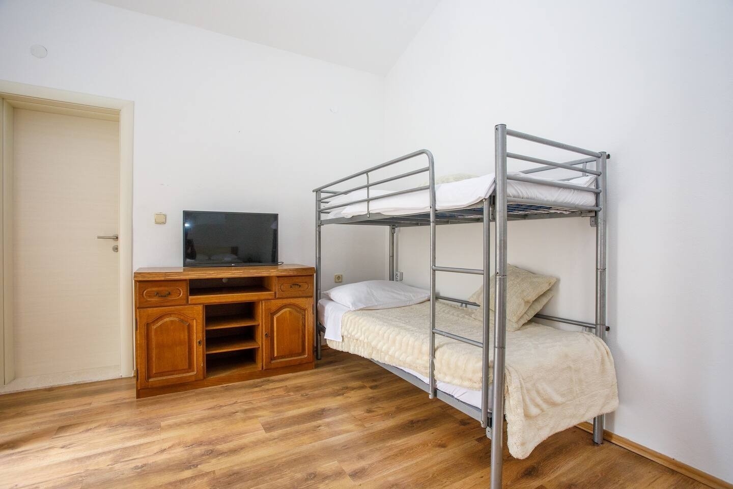 Three bedroom house with terrace Srinjine, Split  K