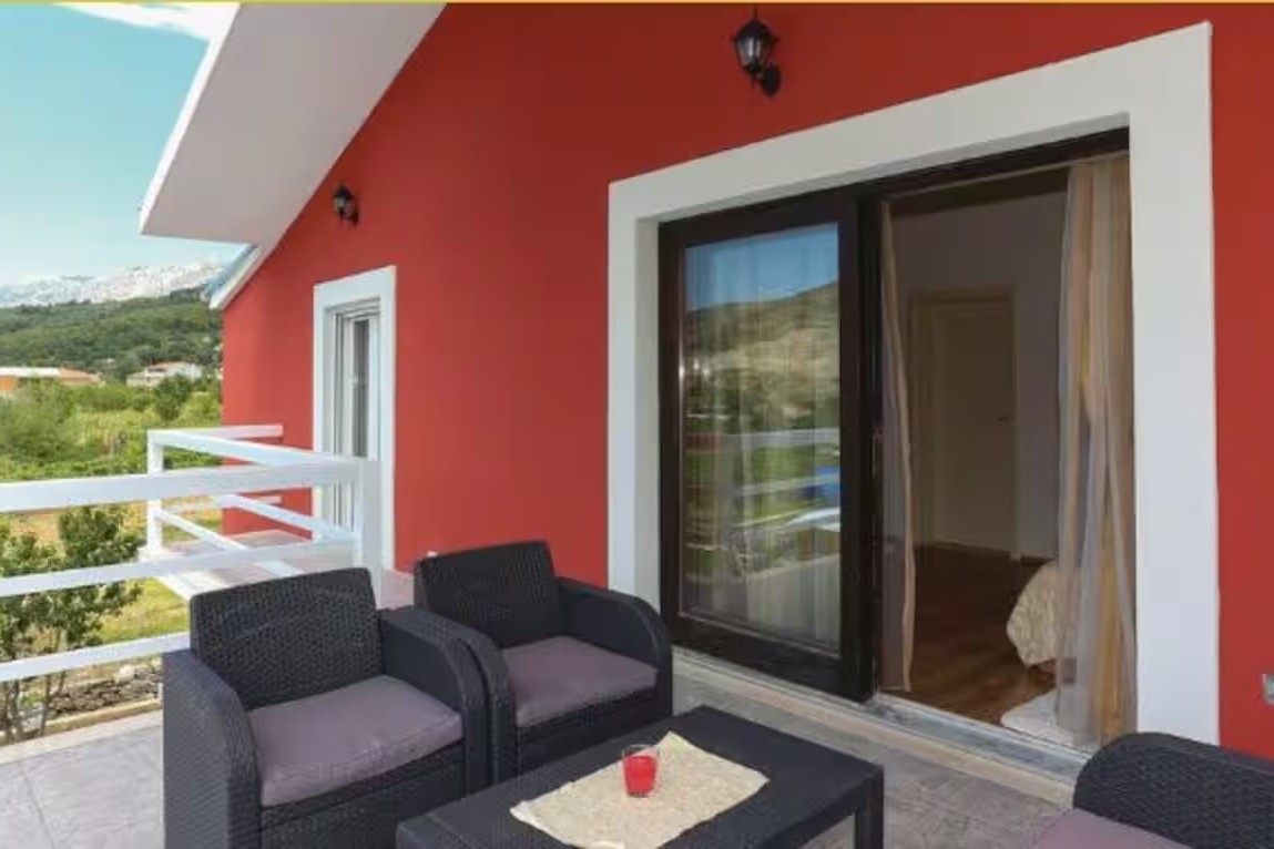 Three bedroom house with terrace Srinjine, Split  K