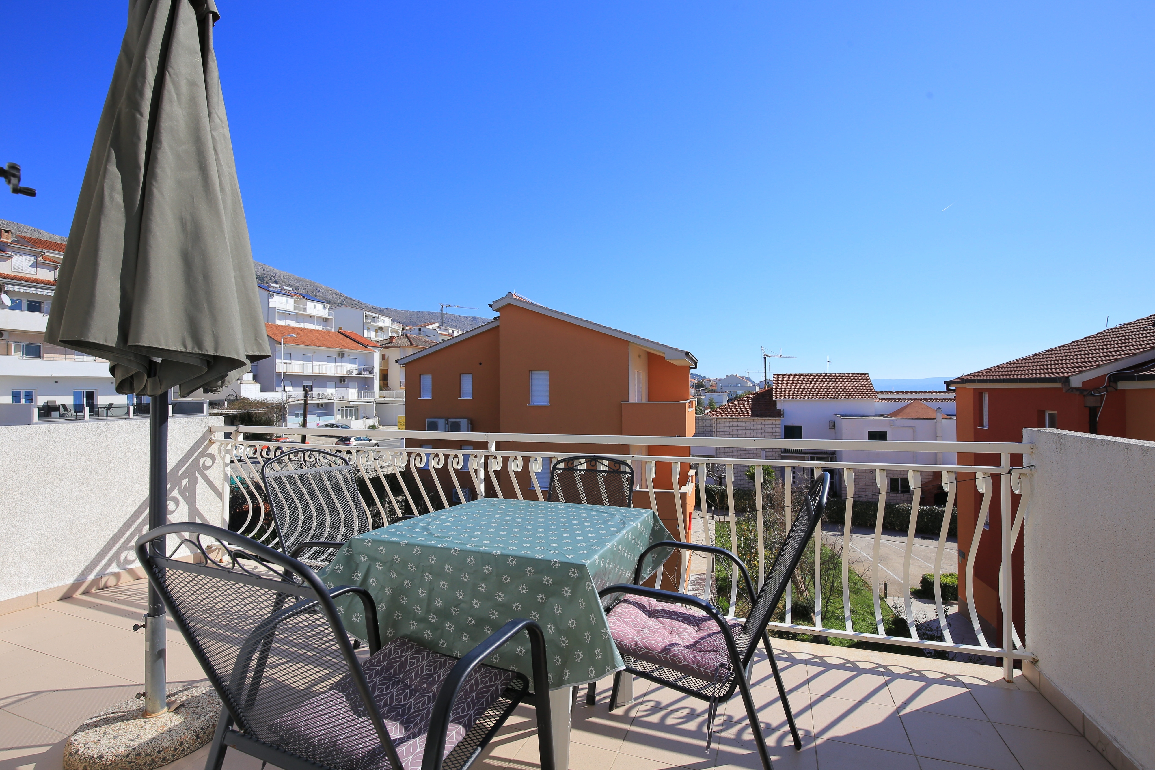 One bedroom apartment with terrace and sea view Podstrana, Split (A-23954-b) One bedroom apartment with terrace and sea view Podstrana, Split (A-23954-b)