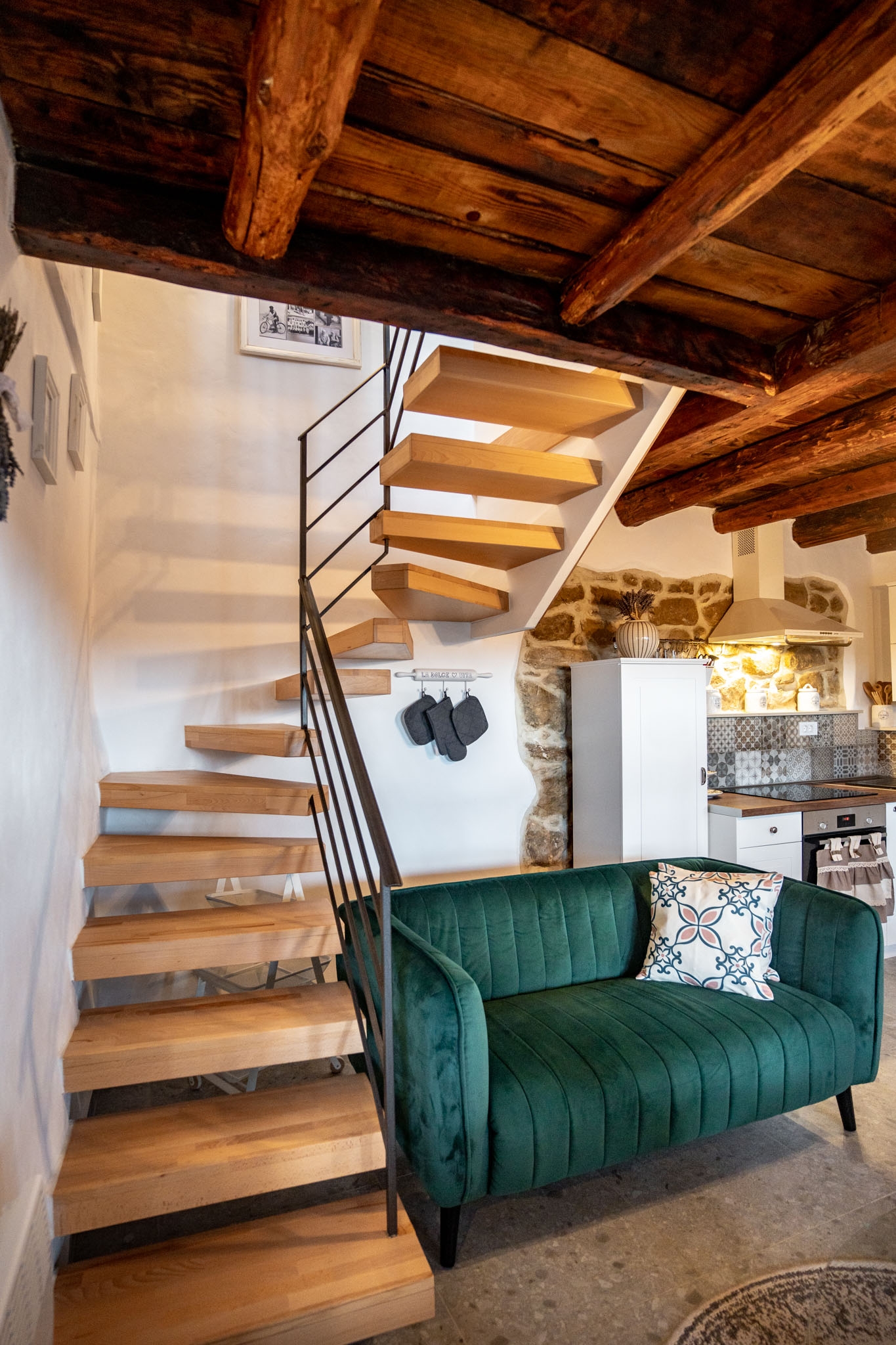 Two bedroom apartment with terrace Lopar, Rab  A-a