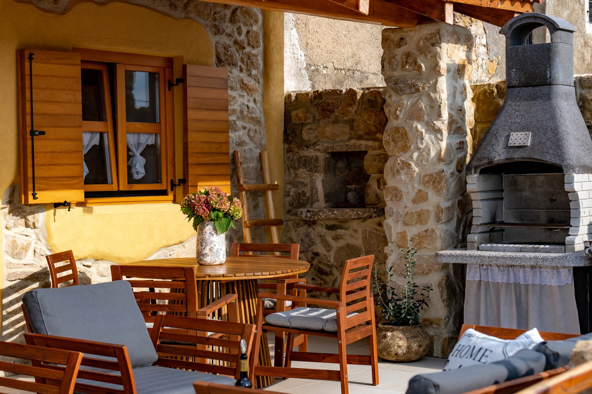 Two bedroom apartment with terrace Lopar, Rab  A-a