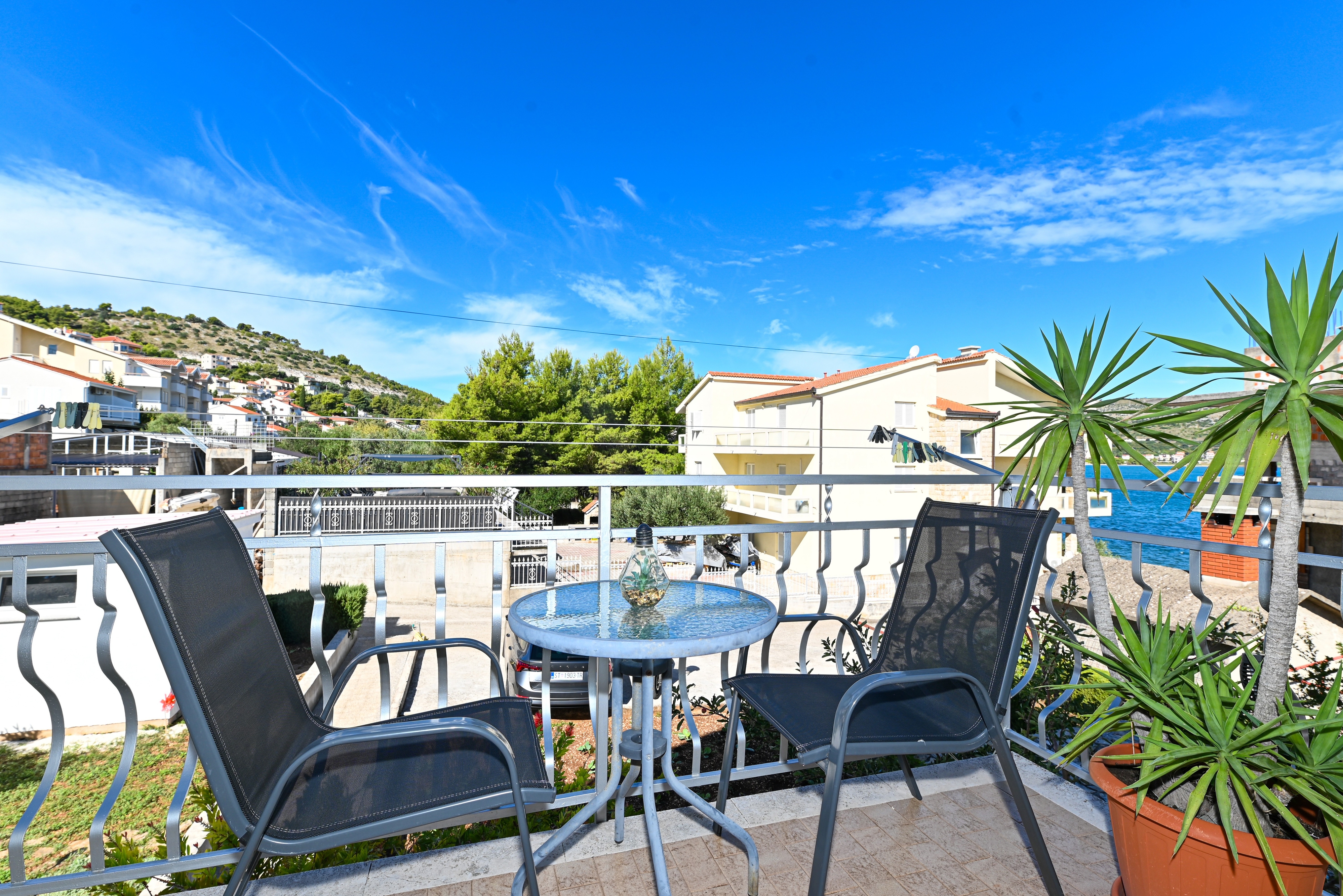 One bedroom apartment with balcony and sea view Mastrinka, Čiovo (A-23959-b) One bedroom apartment with balcony and sea view Mastrinka, Čiovo (A-23959-b)