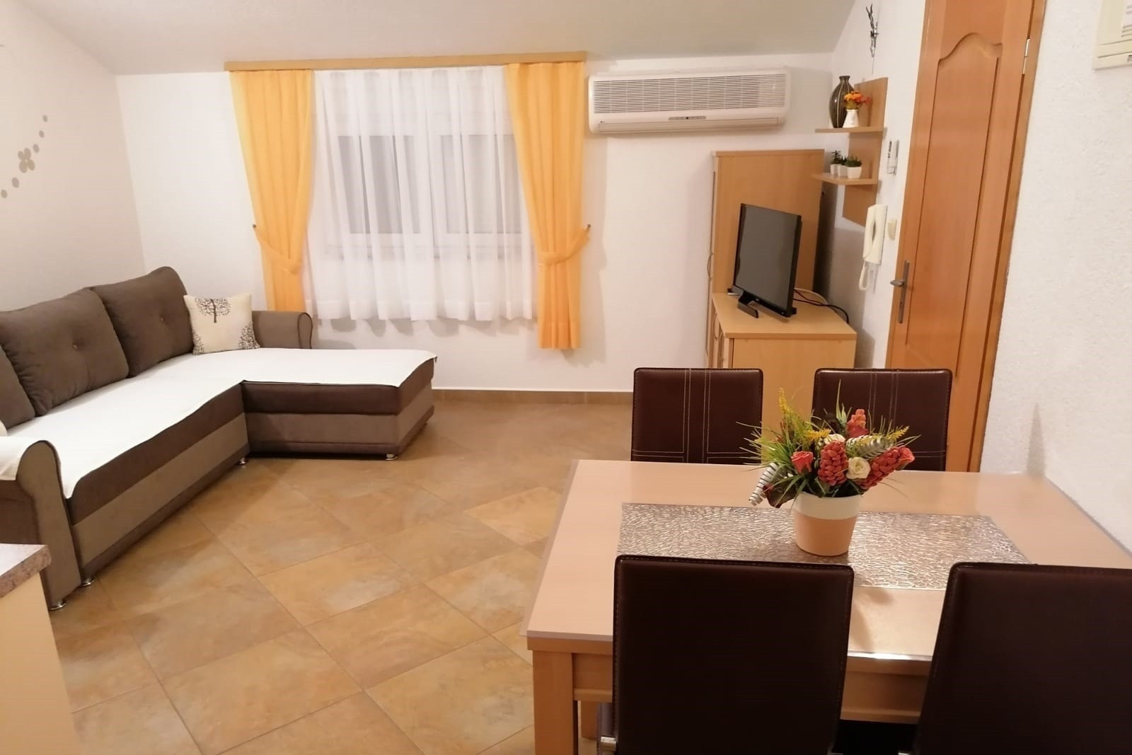 One bedroom apartment with balcony and sea view Zablaće, Šibenik (A-23960-d) One bedroom apartment with balcony and sea view Zablaće, Šibenik (A-23960-d)