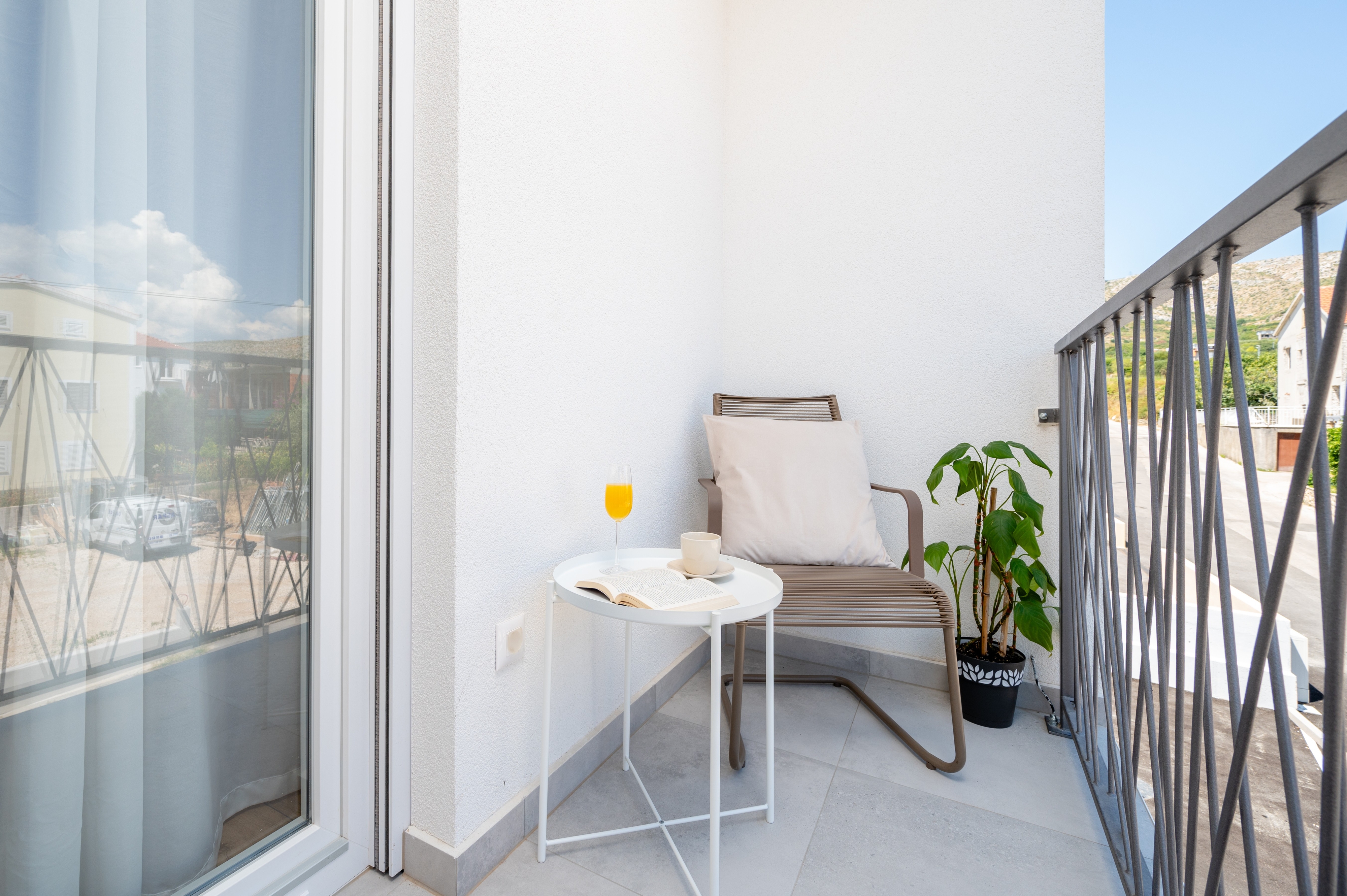 Two bedroom apartment with terrace Trogir  A-a