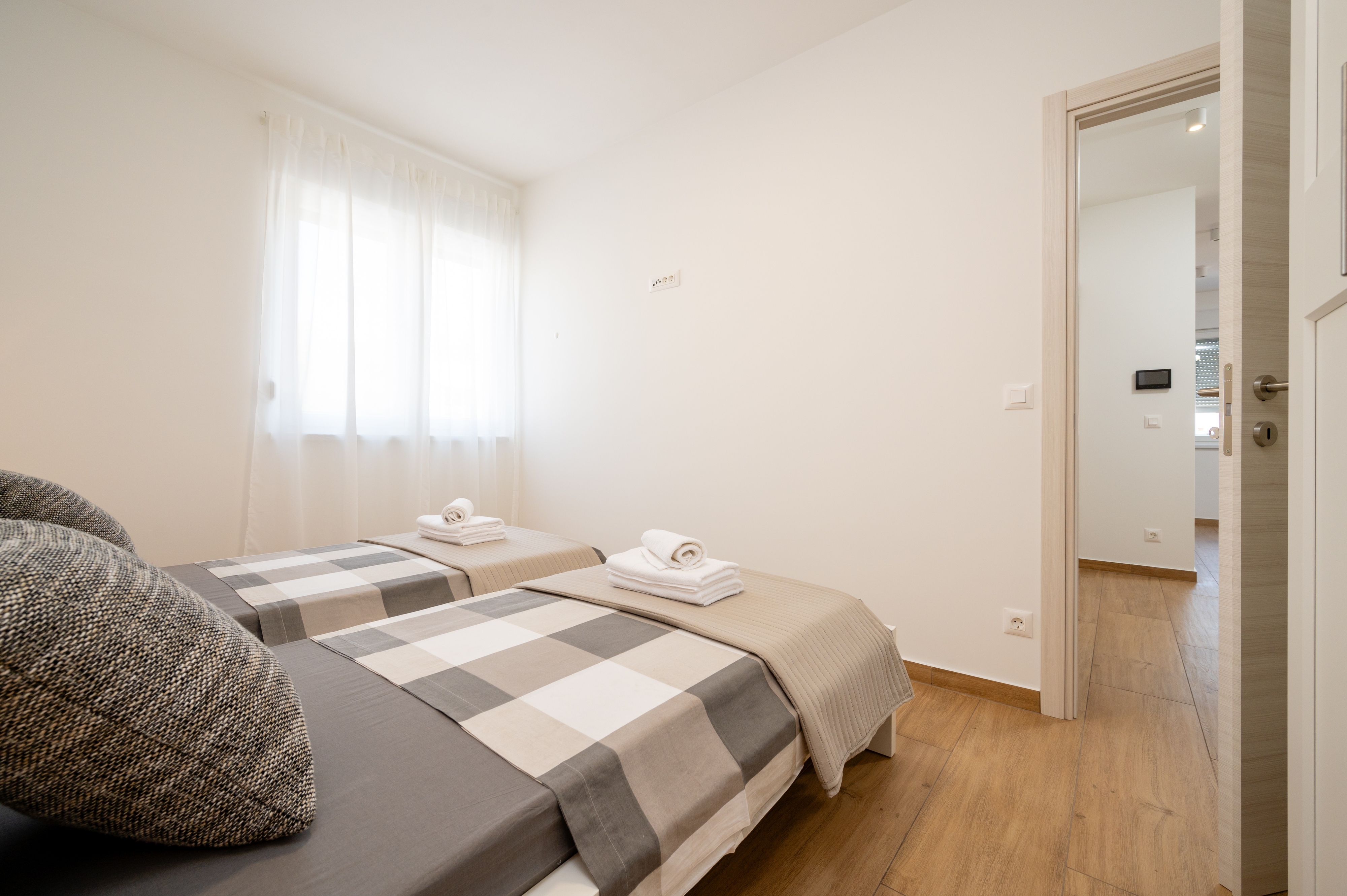 Two bedroom apartment with terrace Trogir  A-a