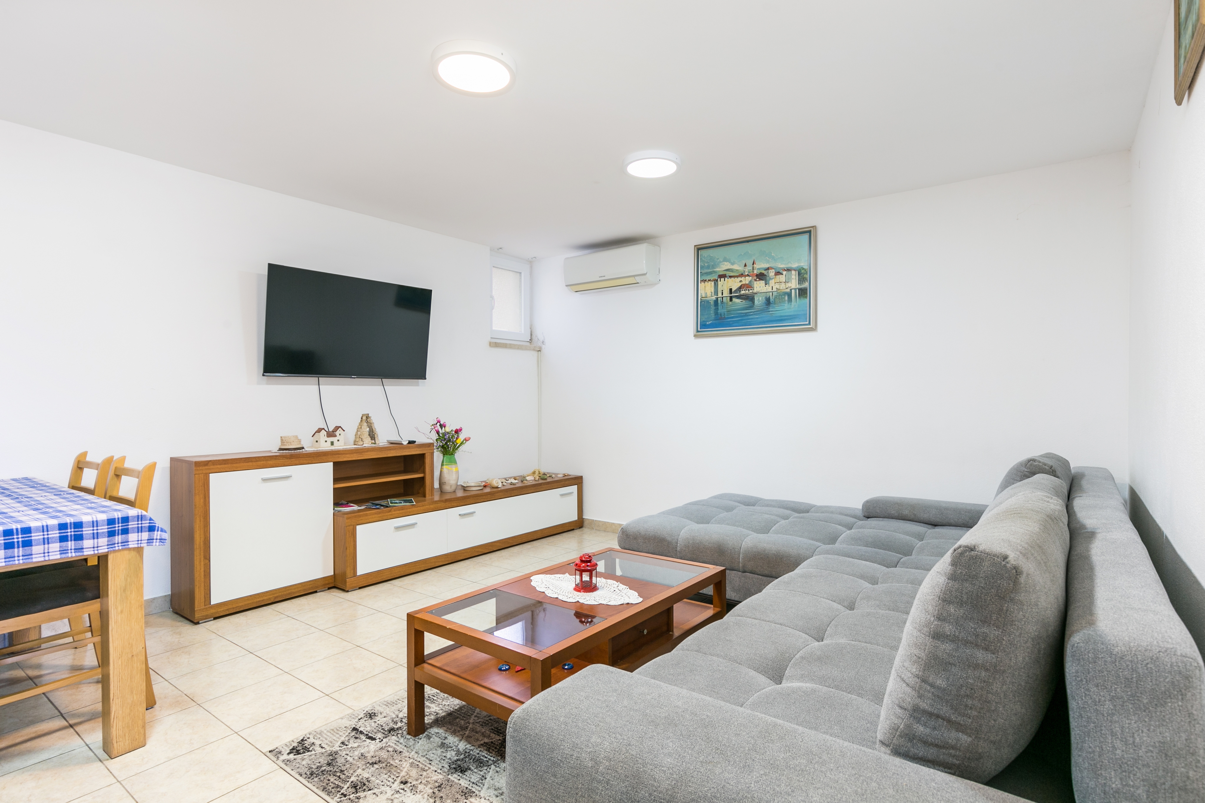 One bedroom apartment with terrace and sea view Trogir (A-23979-a)