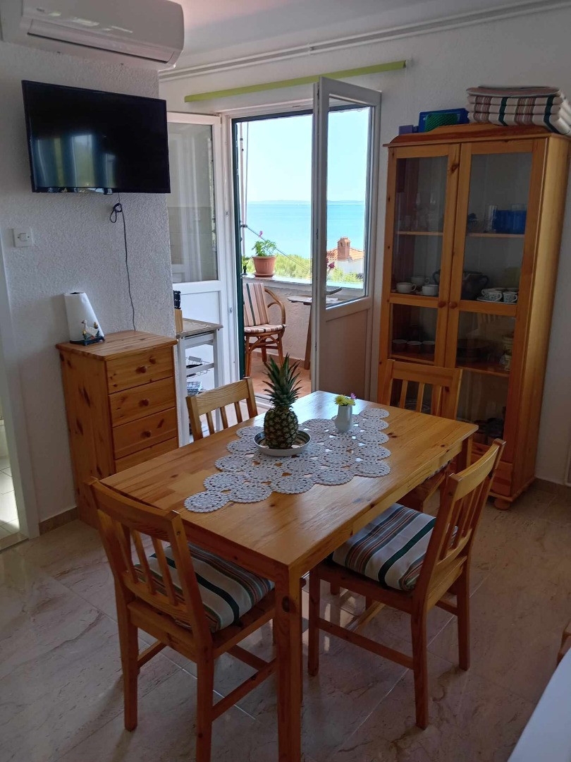 Studio flat near beach Martinšćica, Cres (AS-23980-c)