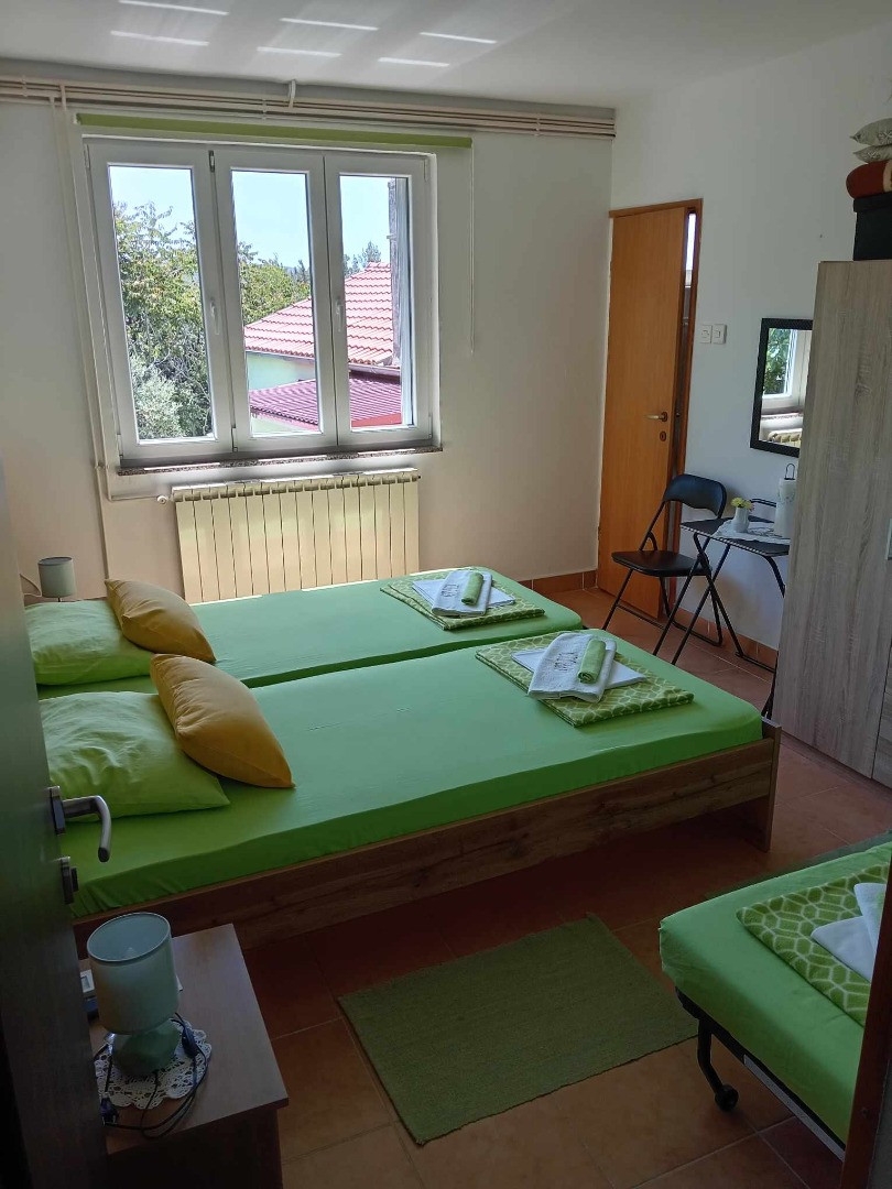 Room near beach Martinšćica, Cres (S-23980-b) Room near beach Martinšćica, Cres (S-23980-b)