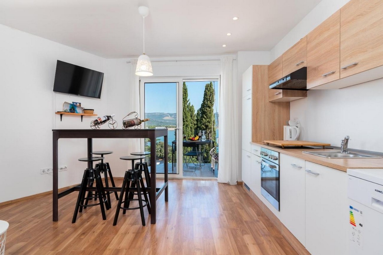 Two bedroom apartment with terrace and sea view Mastrinka, Čiovo (A-23984-a)