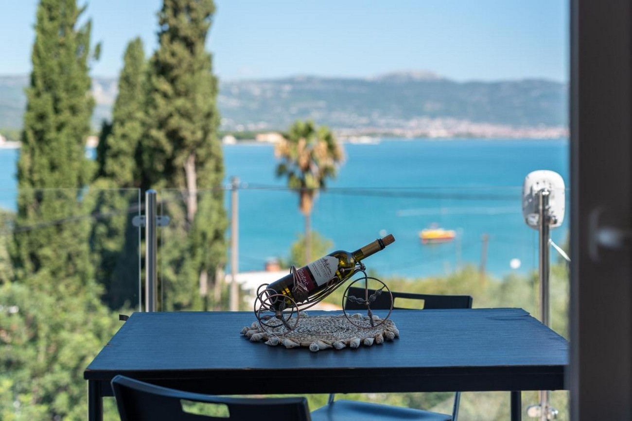 One bedroom apartment with terrace and sea view Mastrinka, Čiovo (A-23984-b)