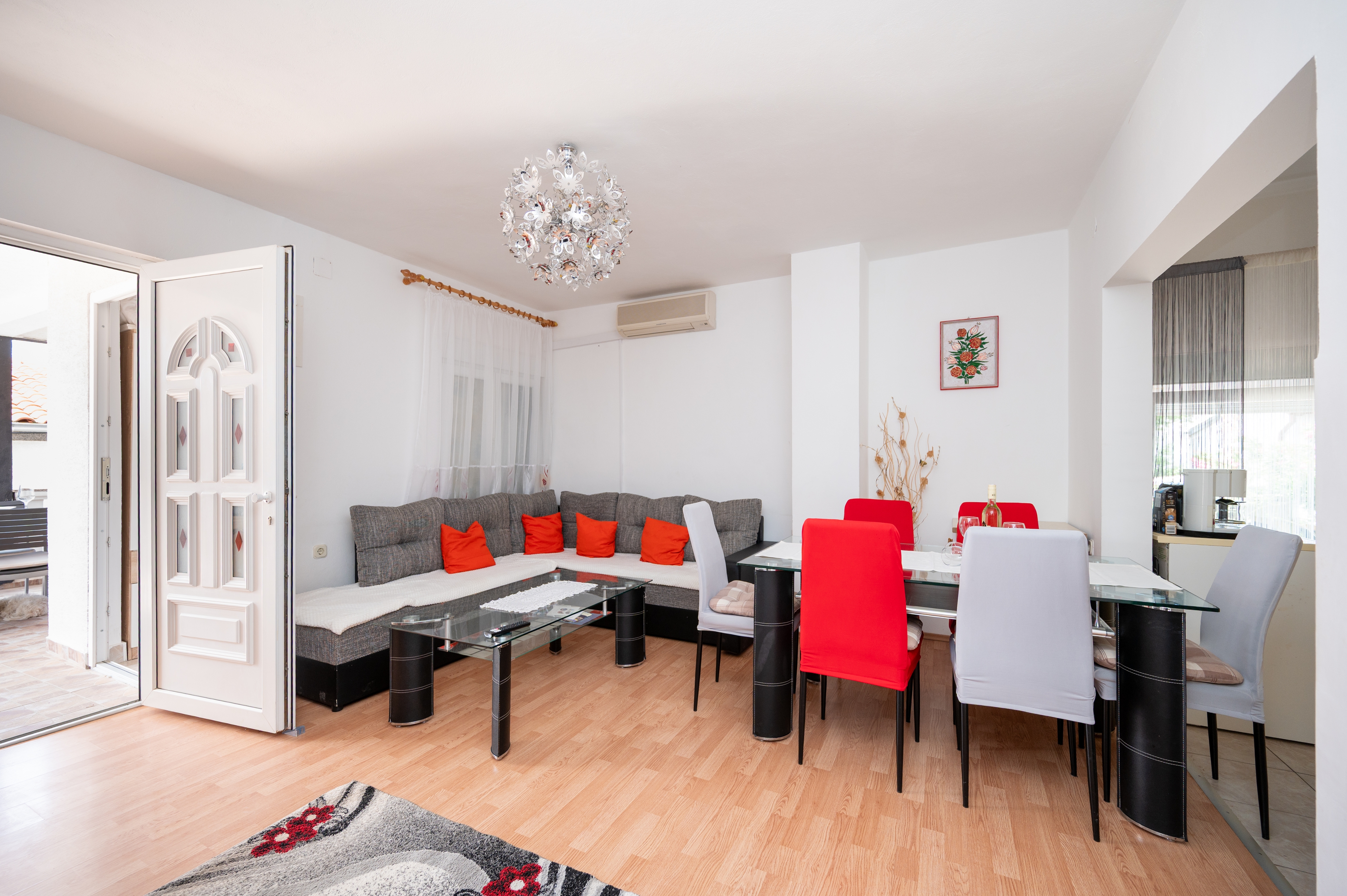 Two bedroom apartment with terrace Gornji Karin, Novigrad (A-23985-a)