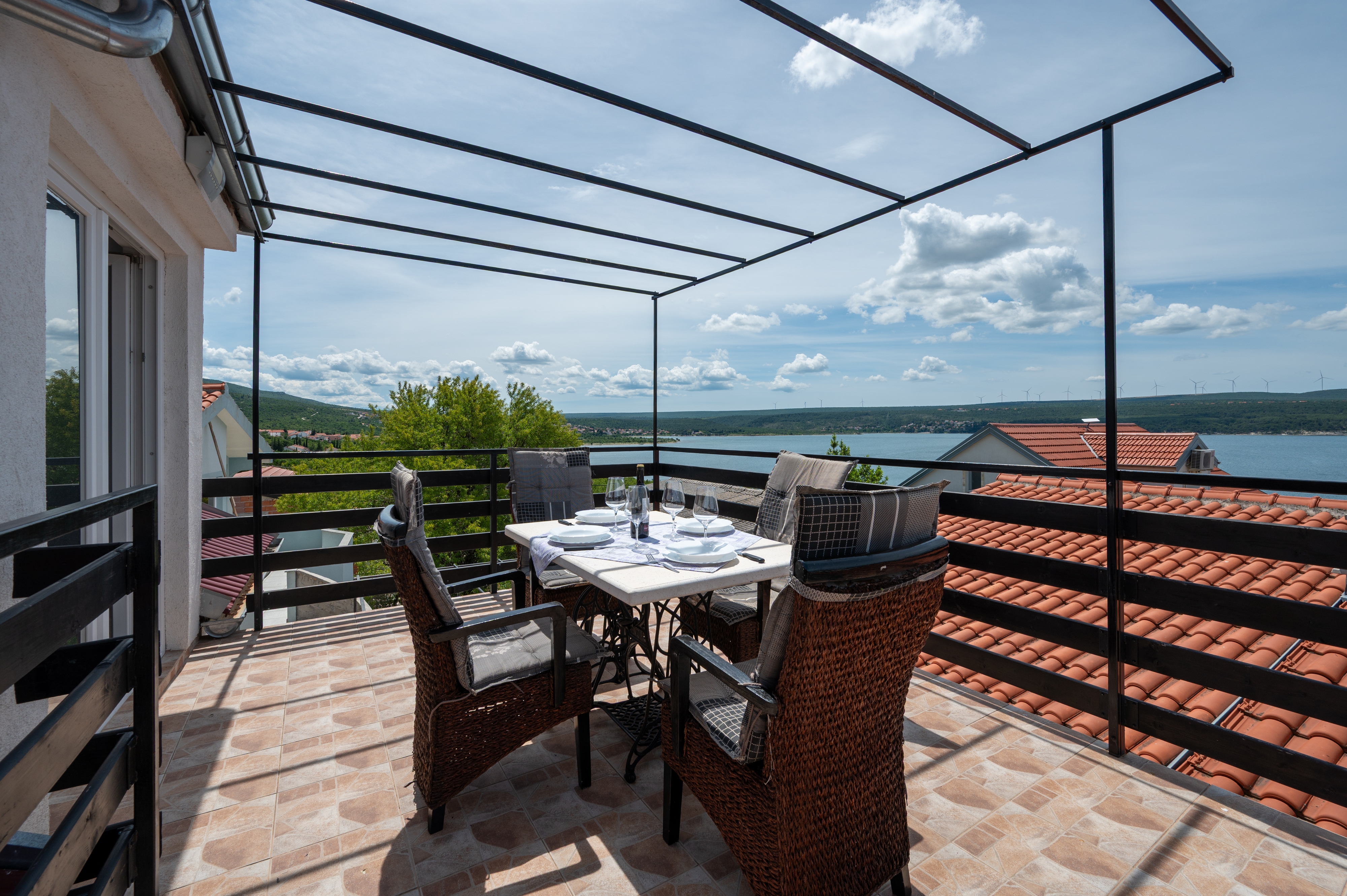 One bedroom apartment with terrace and sea view Gornji Karin, Novigrad  A-b