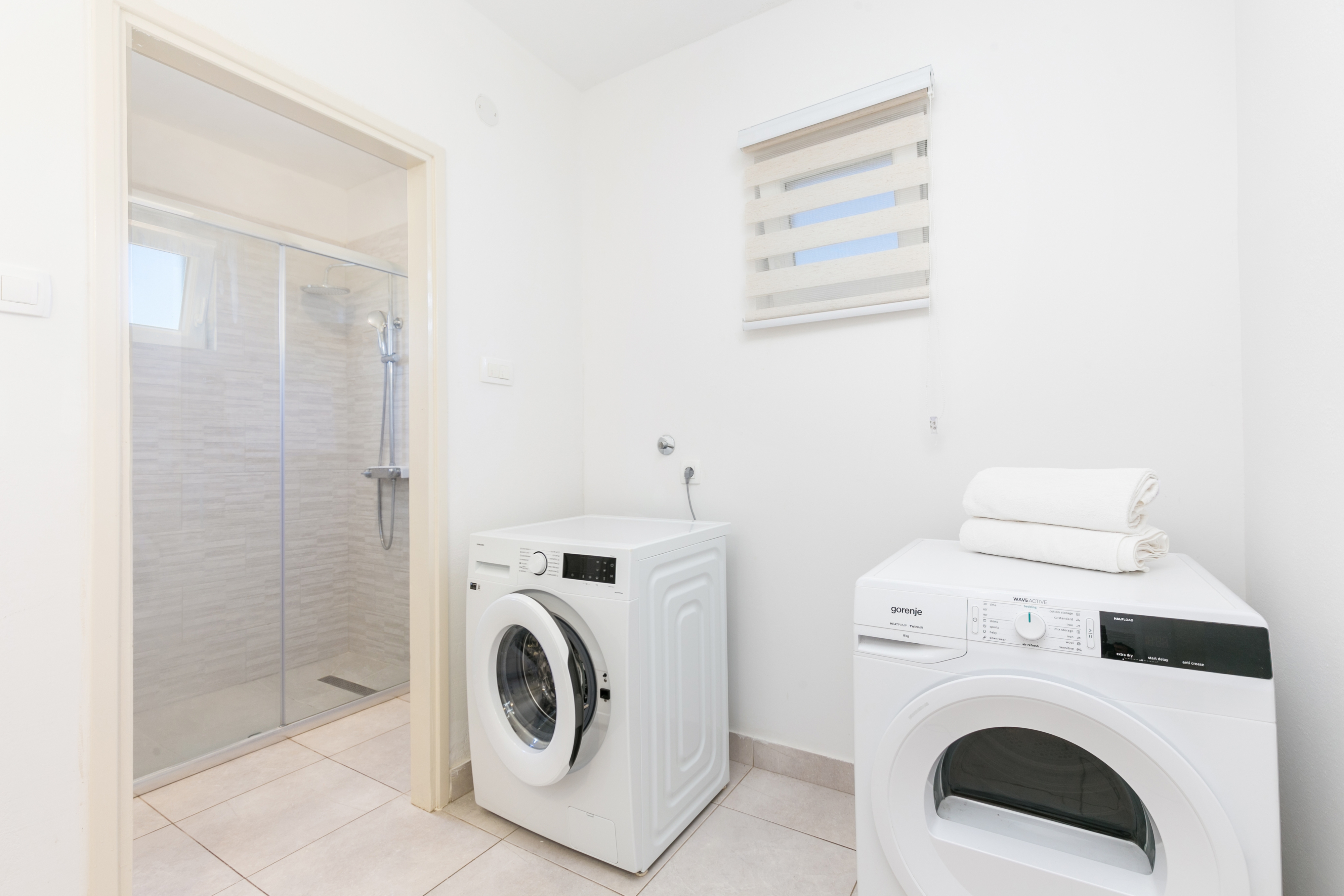 Two bedroom apartment with balcony and sea view Vinišće, Trogir  A-a