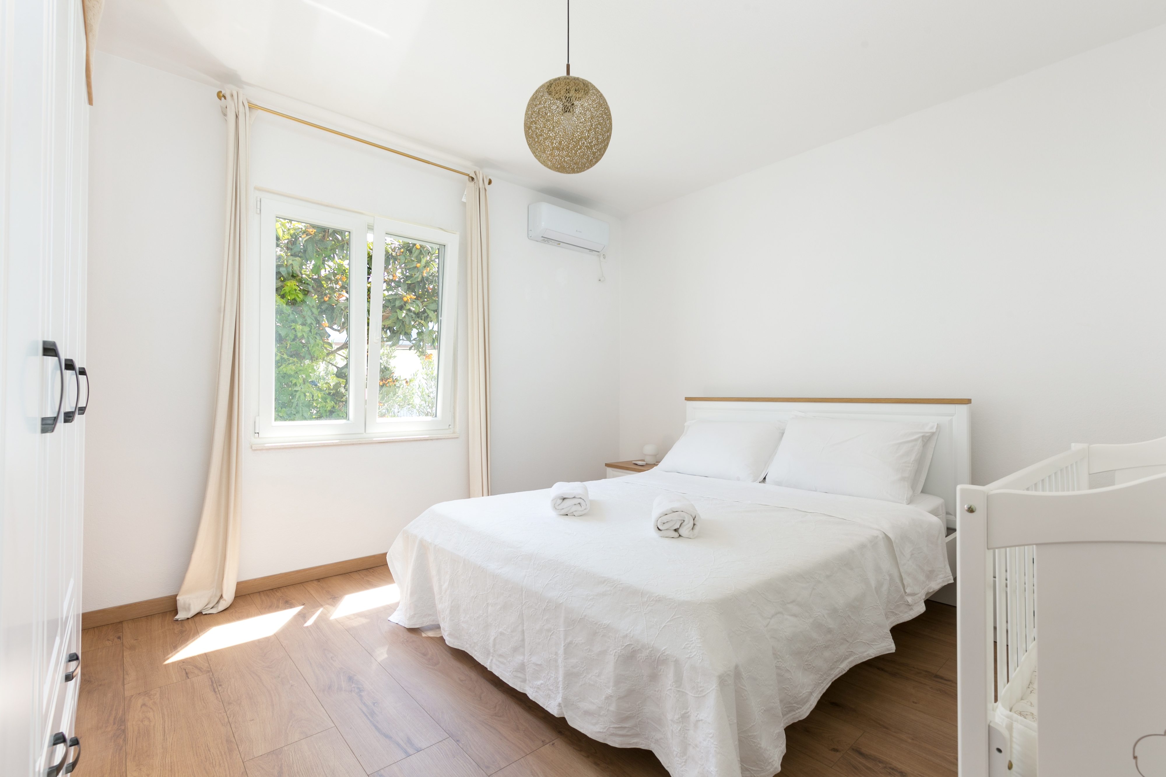 Two bedroom apartment with balcony and sea view Vinišće, Trogir  A-a