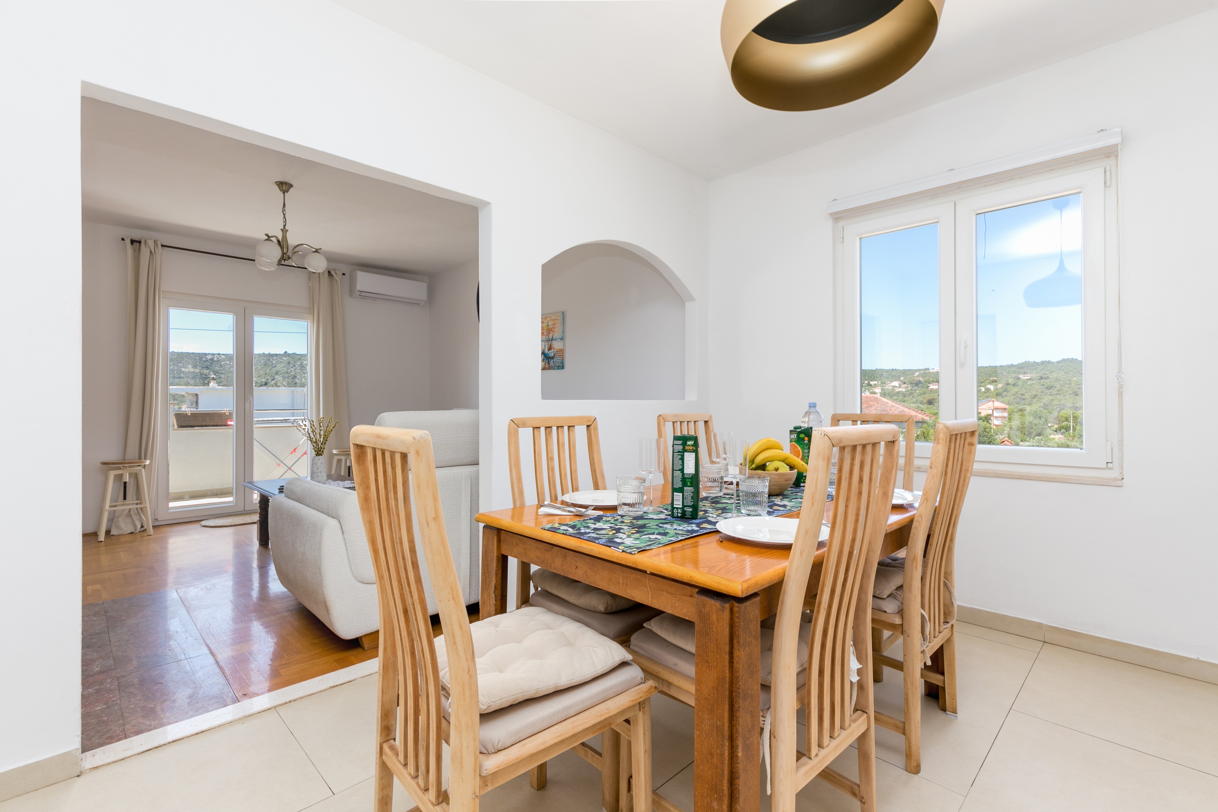 Two bedroom apartment with balcony and sea view Vinišće, Trogir  A-a