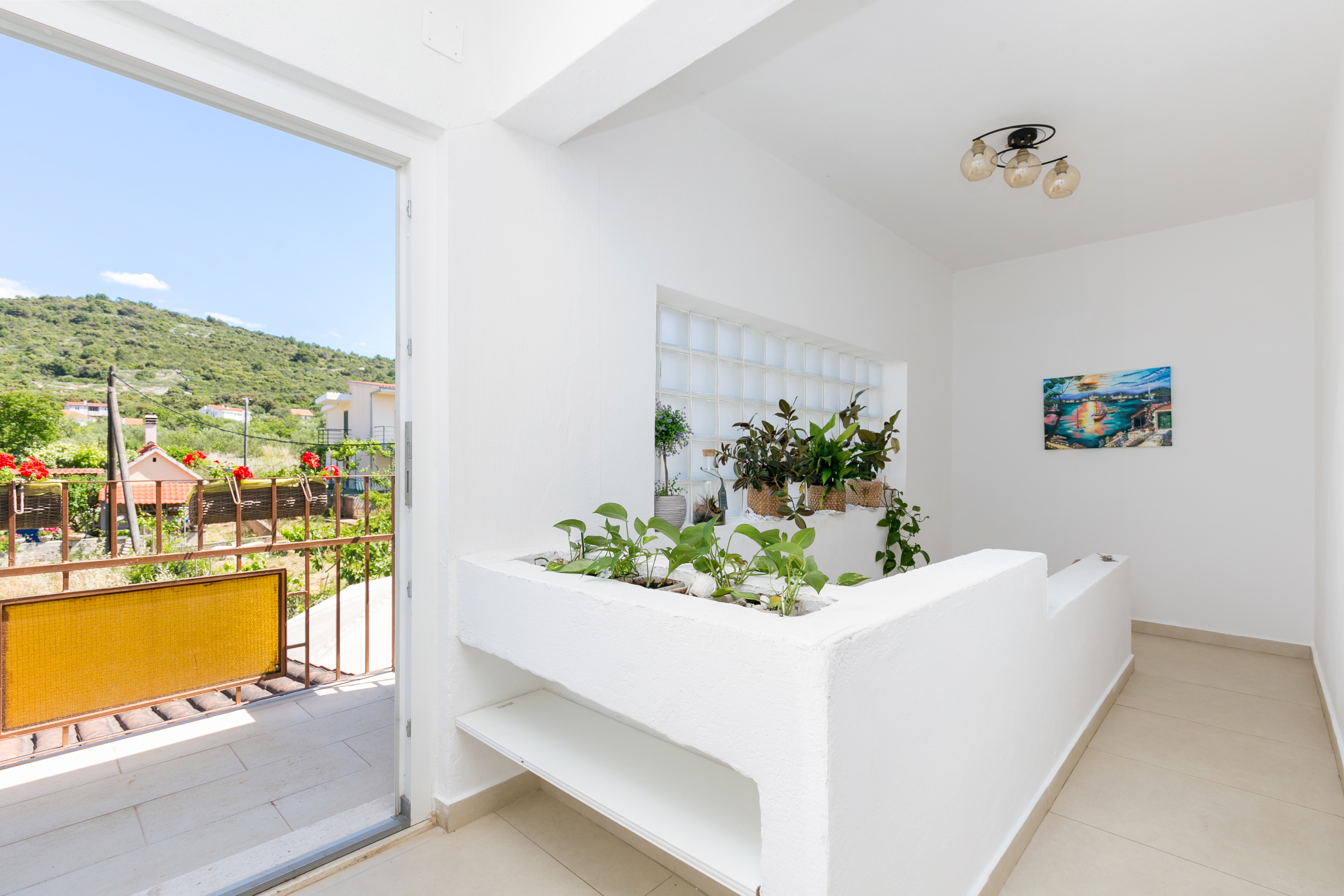 Two bedroom apartment with balcony and sea view Vinišće, Trogir  A-a