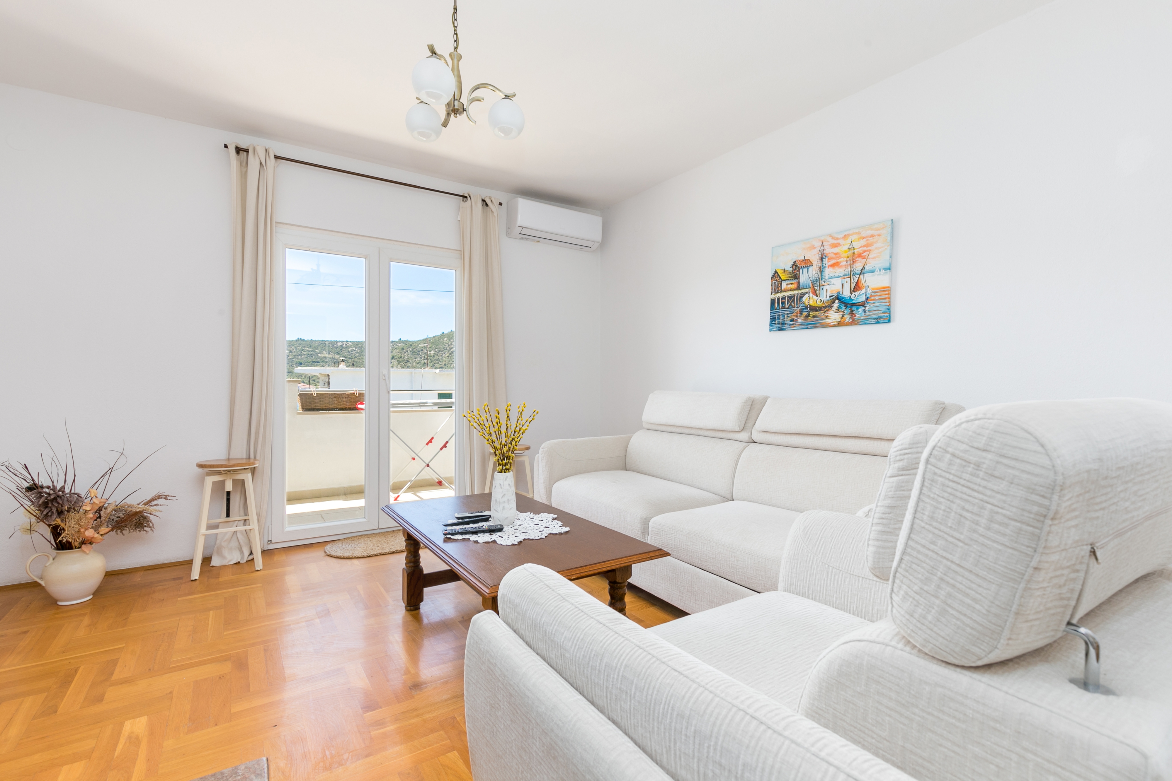 Two bedroom apartment with balcony and sea view Vinišće, Trogir  A-a