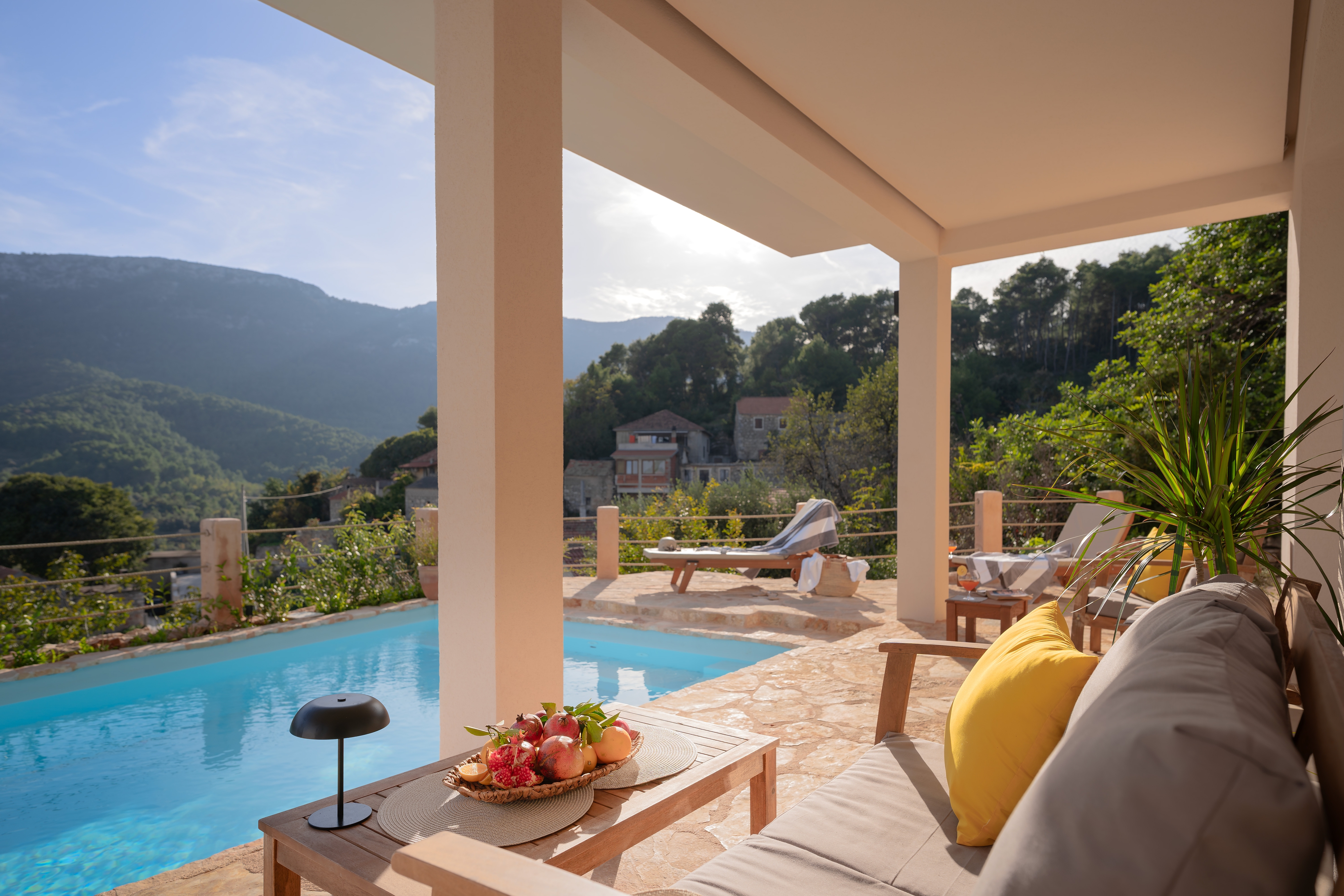 Top Hvar Svirče Top Hvar Svirče