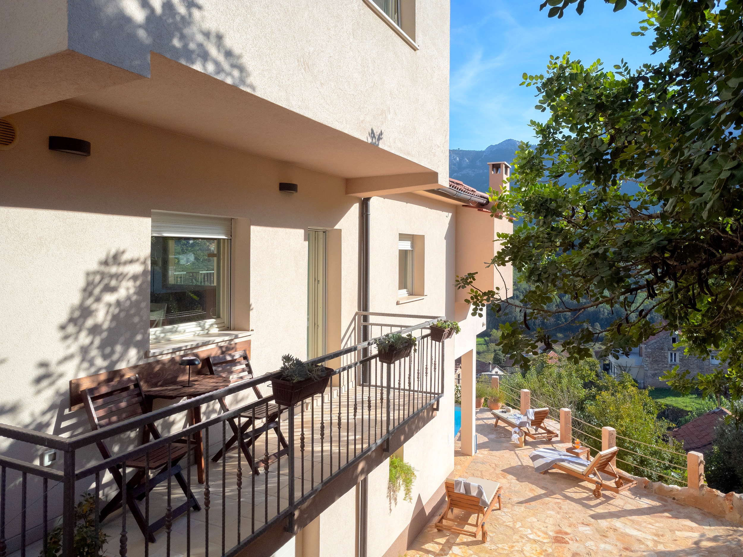 Four bedroom house with terrace and sea view Svirče, Hvar  K