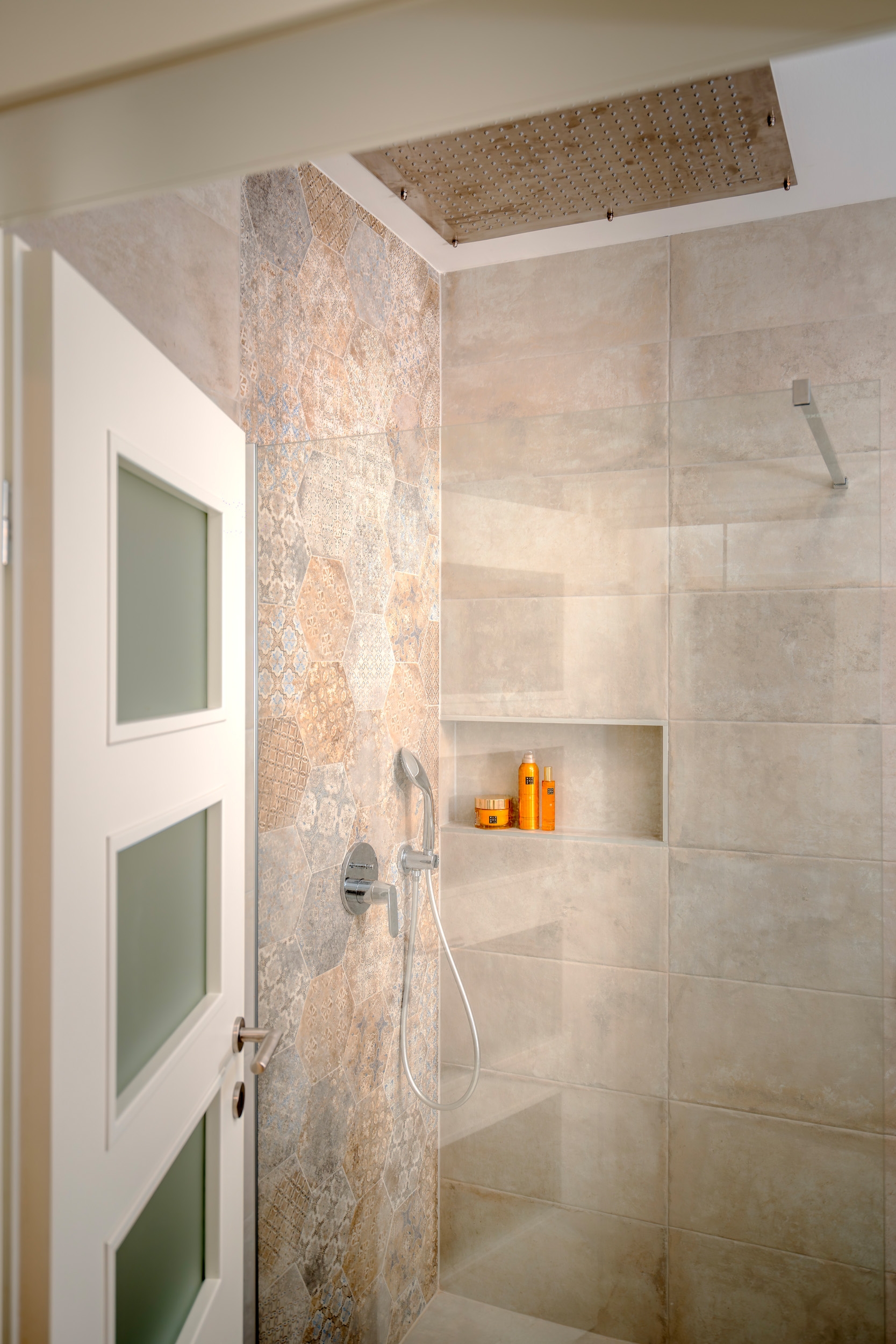 Four bedroom house with terrace and sea view Svirče, Hvar  K