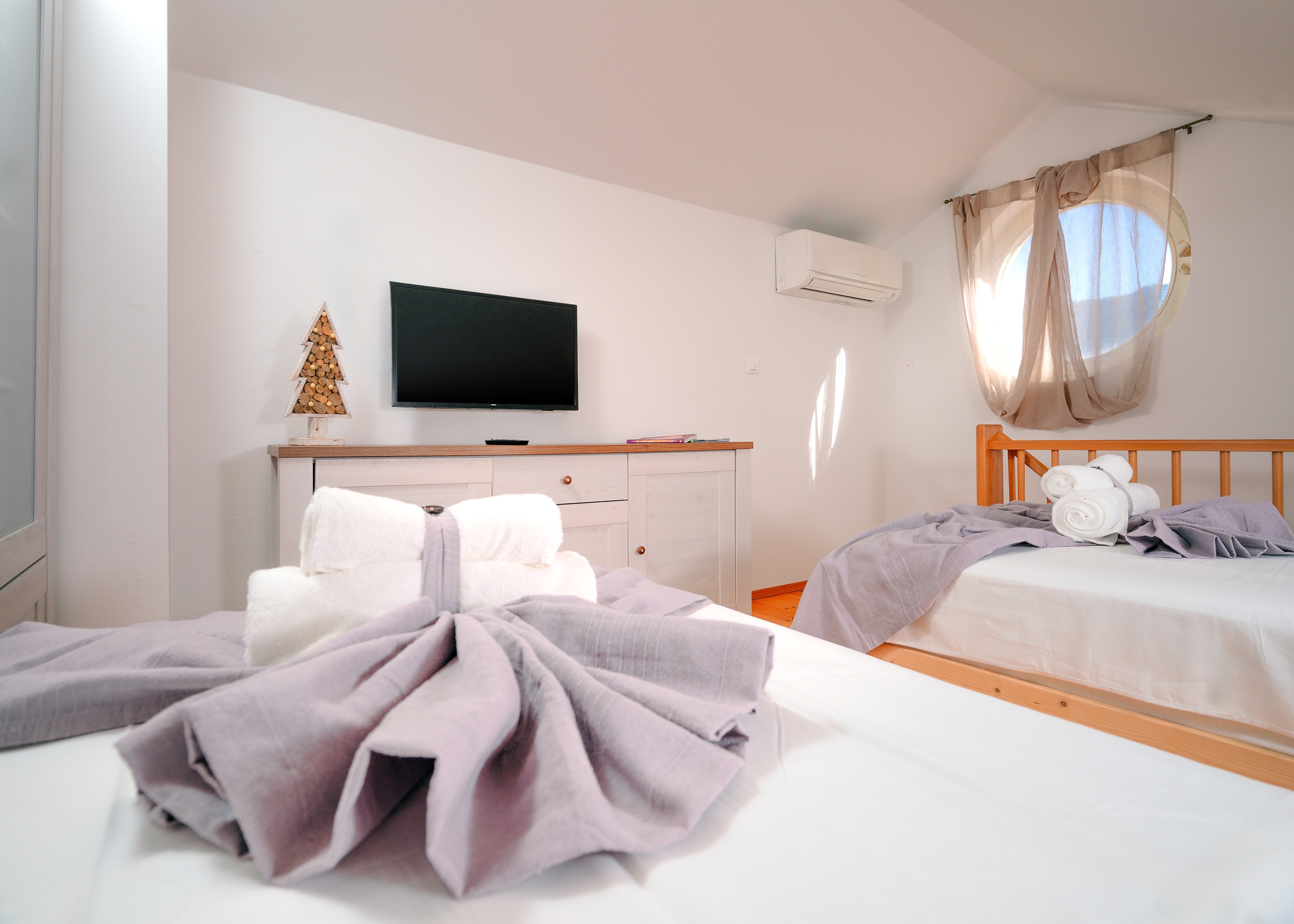Four bedroom house with terrace and sea view Svirče, Hvar  K