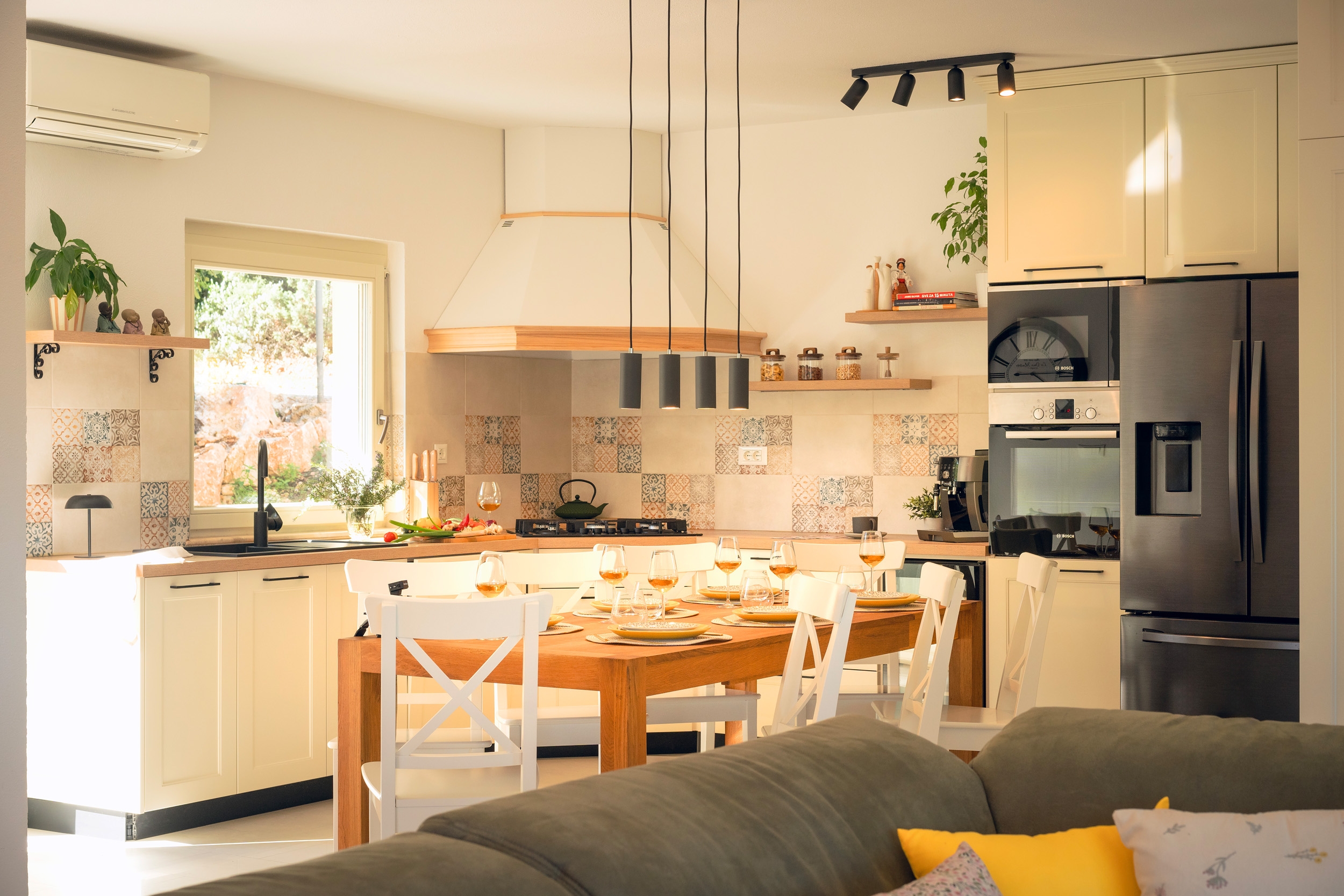 Four bedroom house with terrace and sea view Svirče, Hvar  K